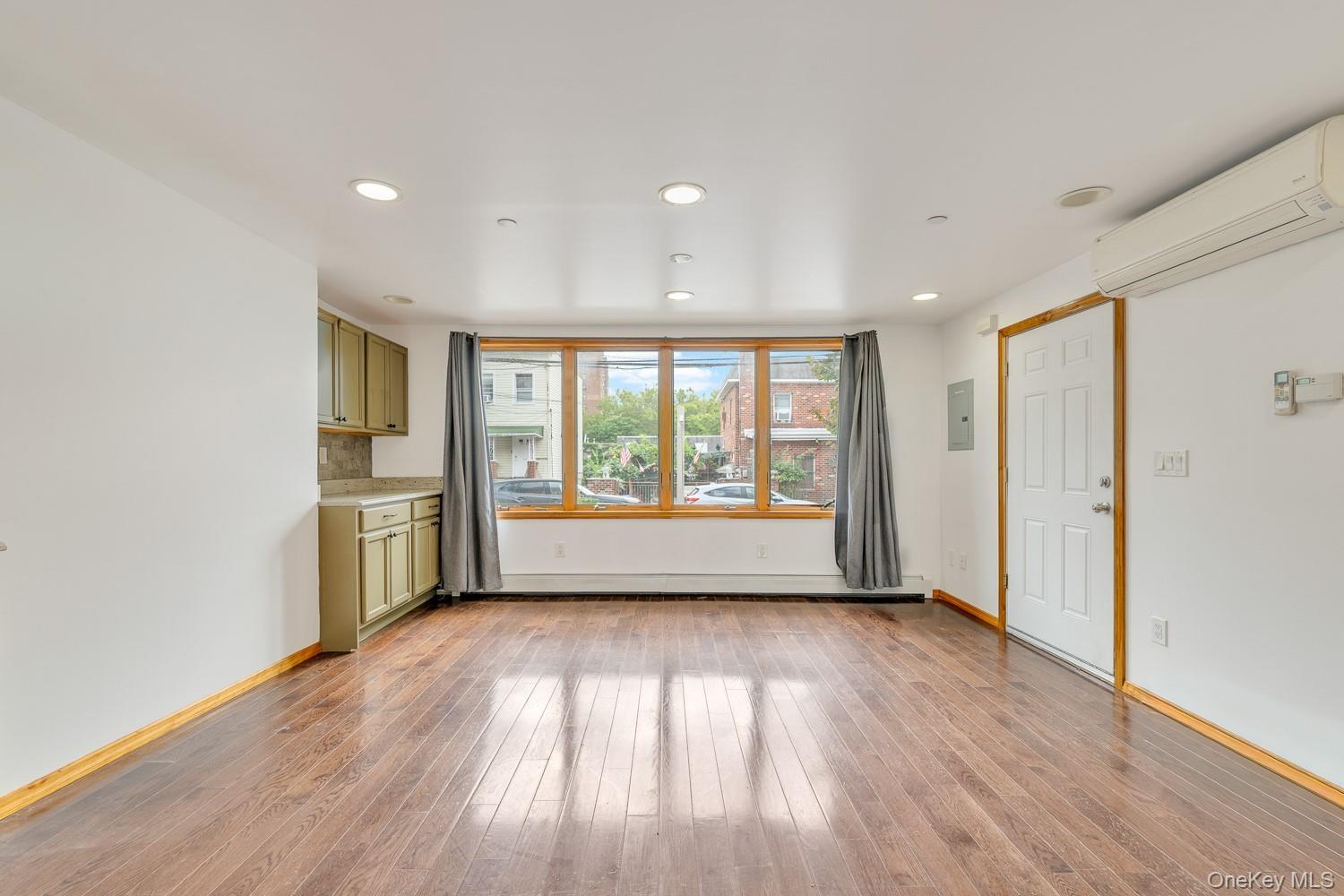 Single Family 33rd Avenue Queens, NY 11106, MLS-1019834-17