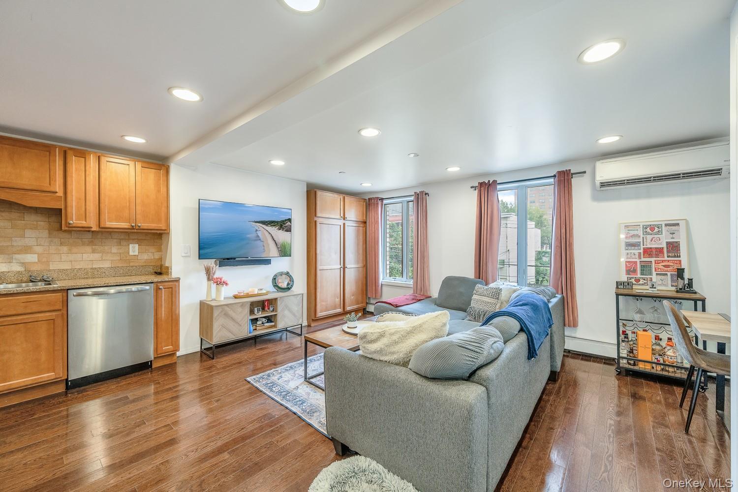 Single Family 33rd Avenue Queens, NY 11106, MLS-1019834-3