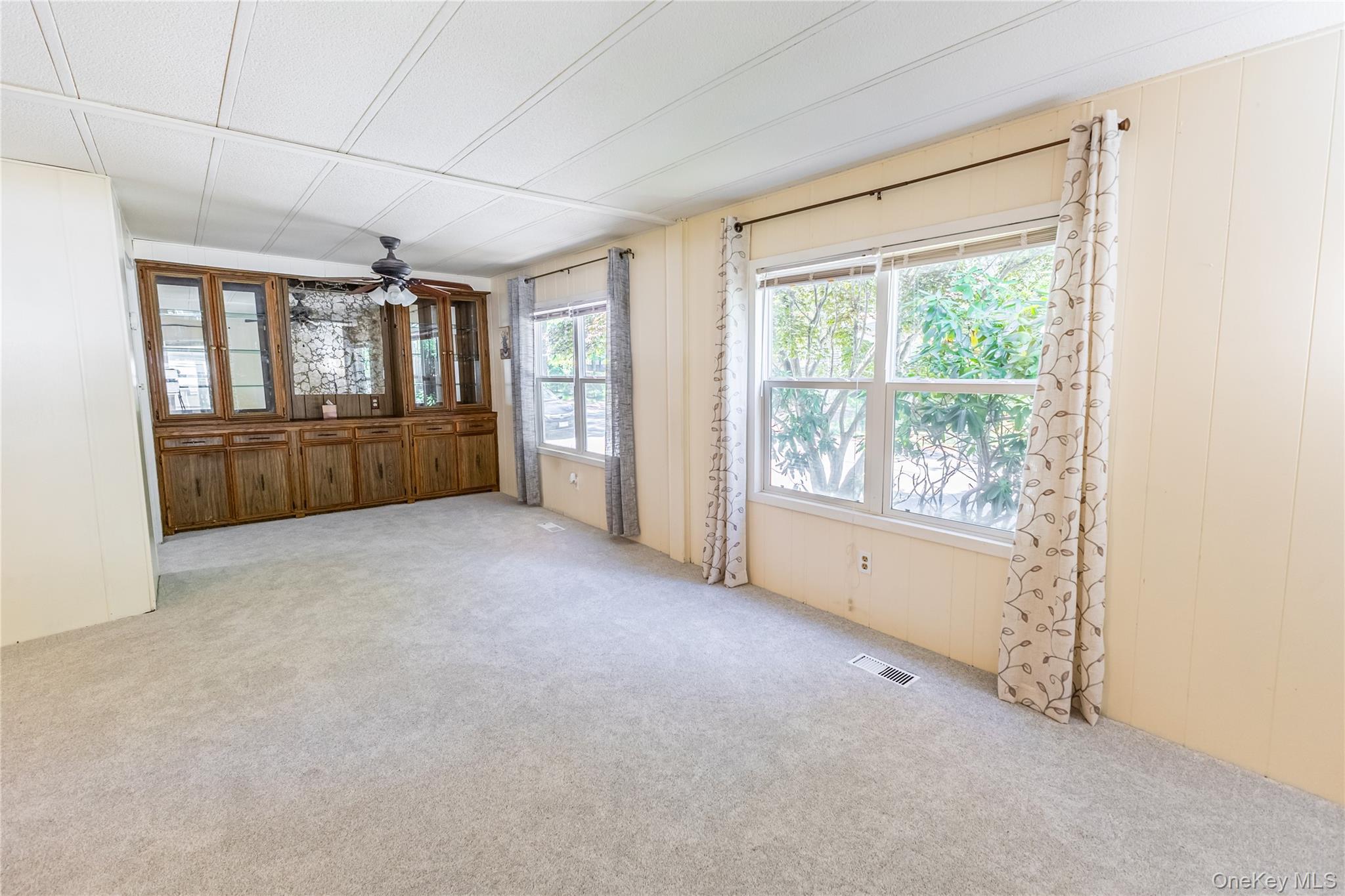 Single Family Riverleigh Avenue  Suffolk County, NY 11901, MLS-1019861-12
