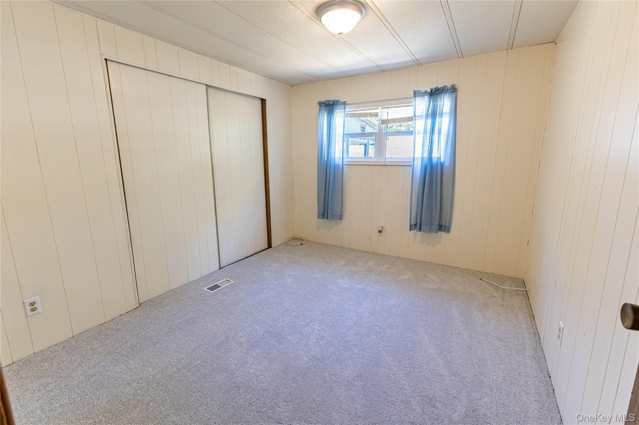 Single Family Riverleigh Avenue  Suffolk County, NY 11901, MLS-1019861-15