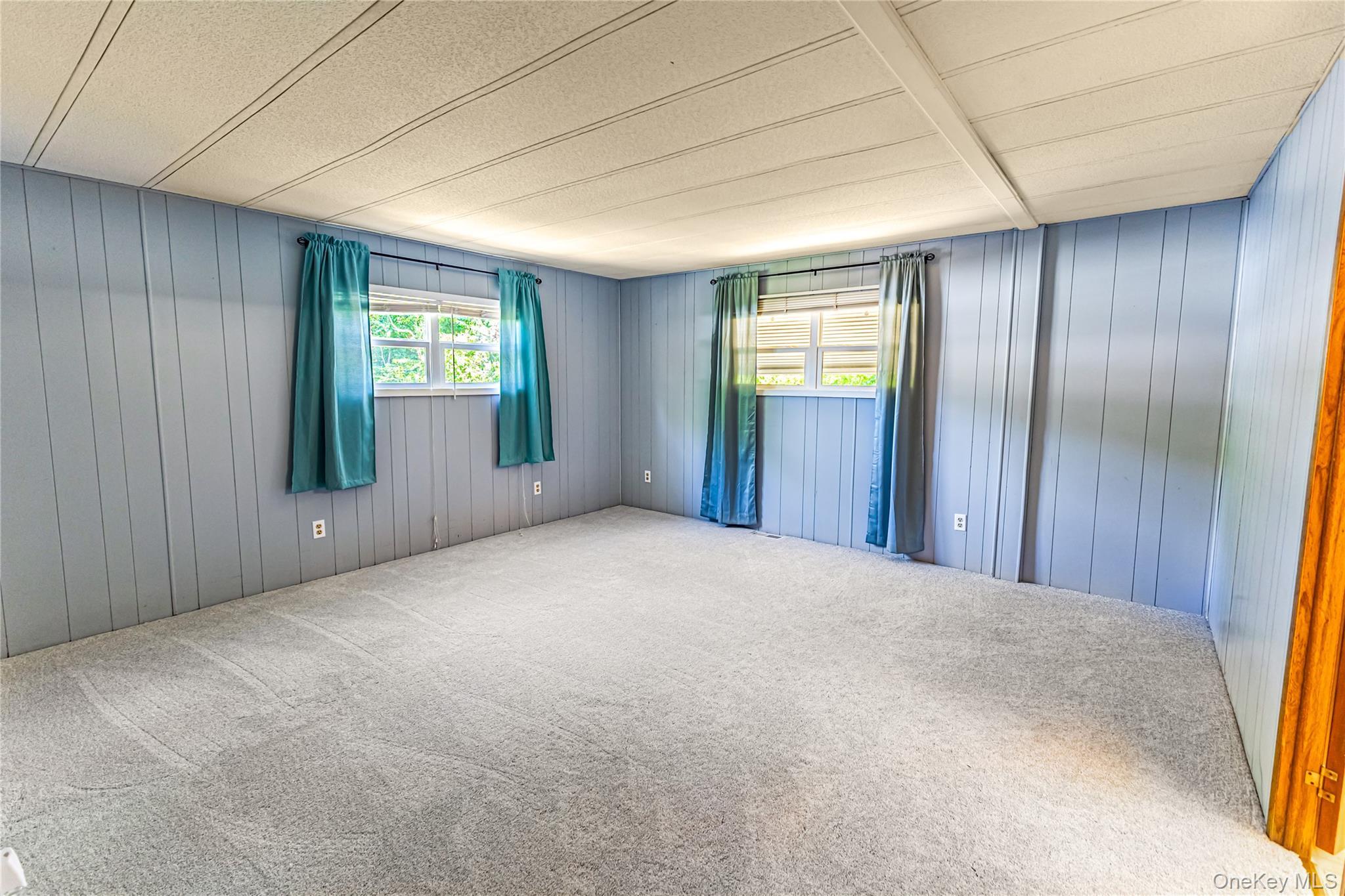 Single Family Riverleigh Avenue  Suffolk County, NY 11901, MLS-1019861-16