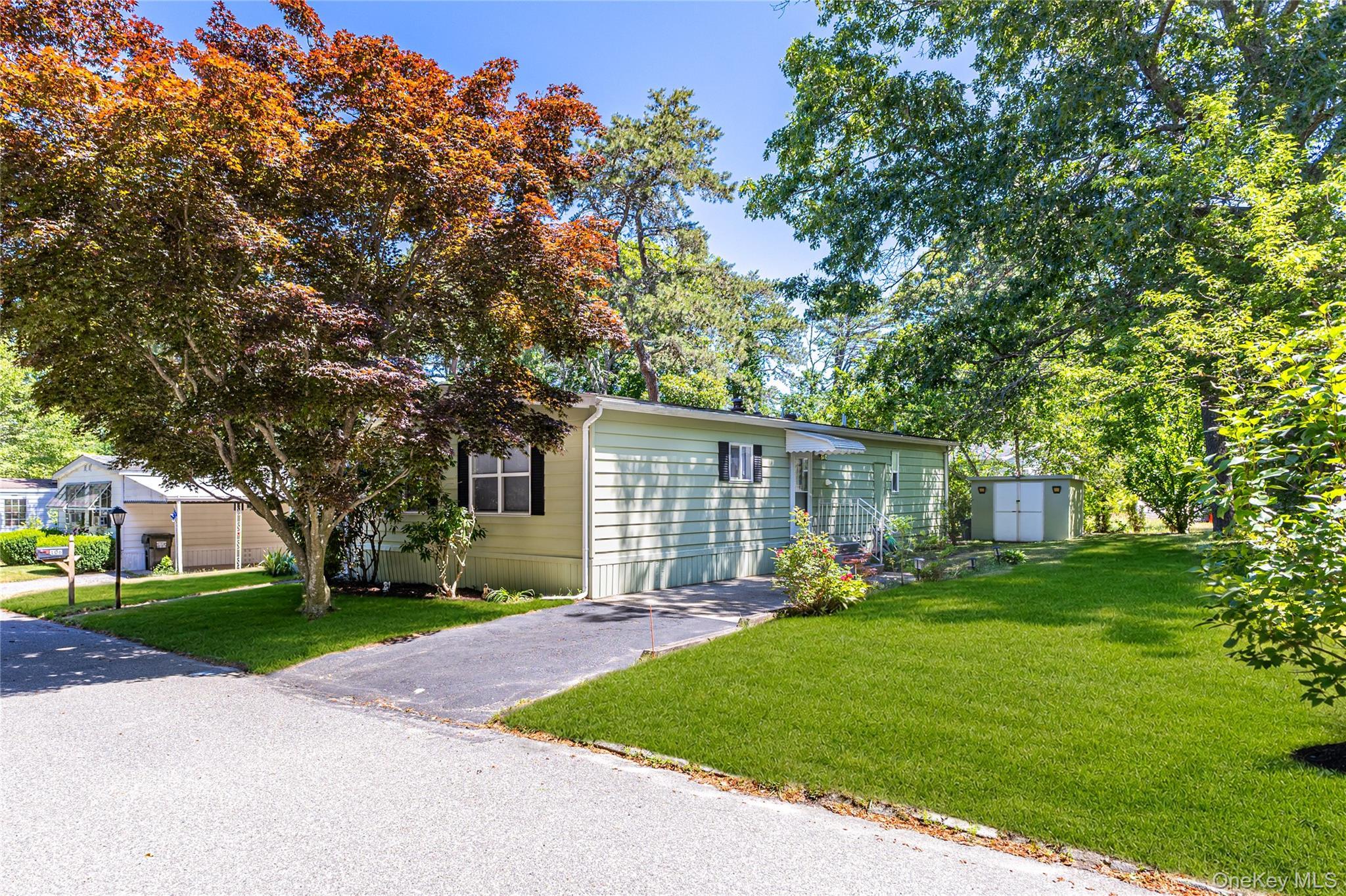Single Family Riverleigh Avenue  Suffolk County, NY 11901, MLS-1019861-2