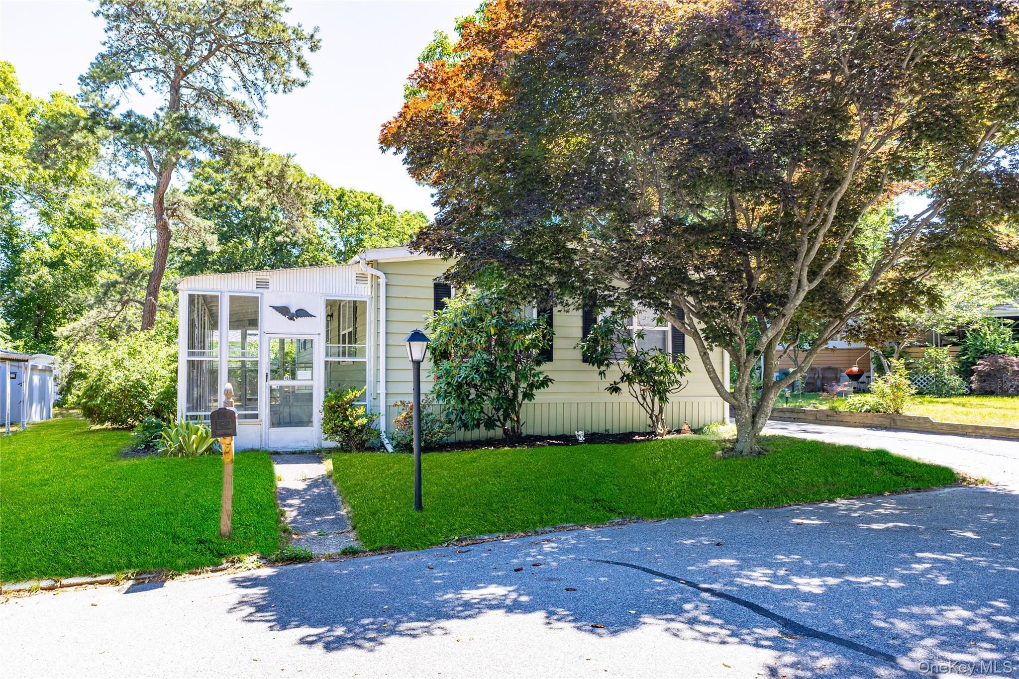 Single Family Riverleigh Avenue  Suffolk County, NY 11901, MLS-1019861-3