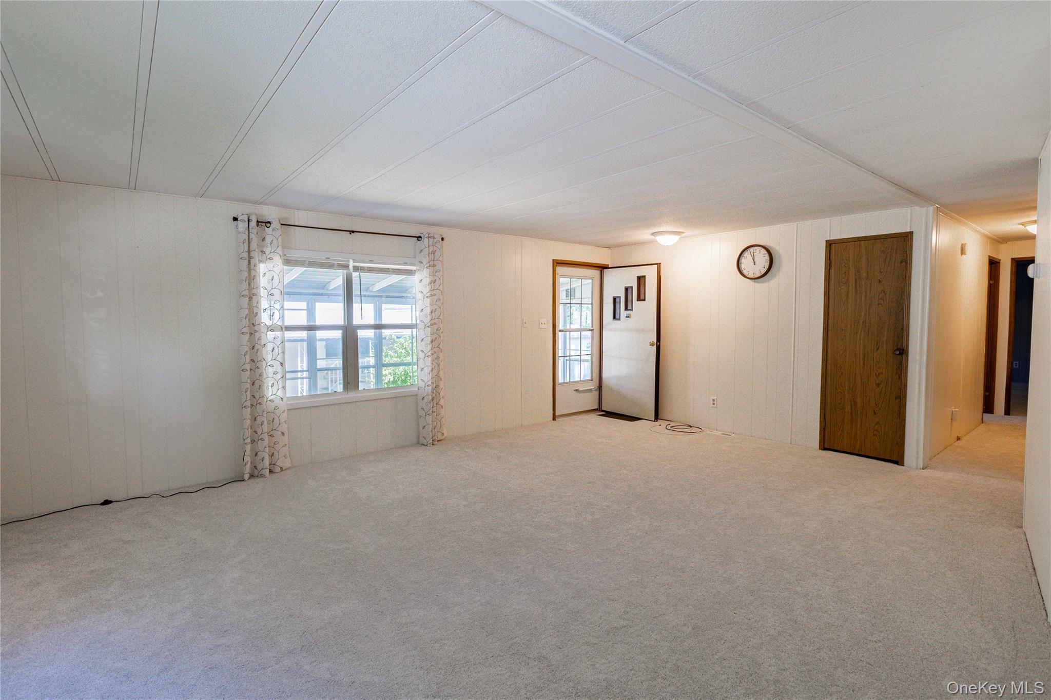 Single Family Riverleigh Avenue  Suffolk County, NY 11901, MLS-1019861-9