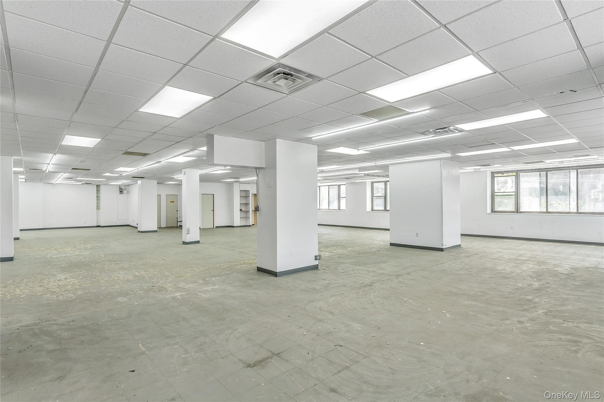 Commercial Lease Queens Boulevard Street Queens, NY 11101, MLS-1019898-4