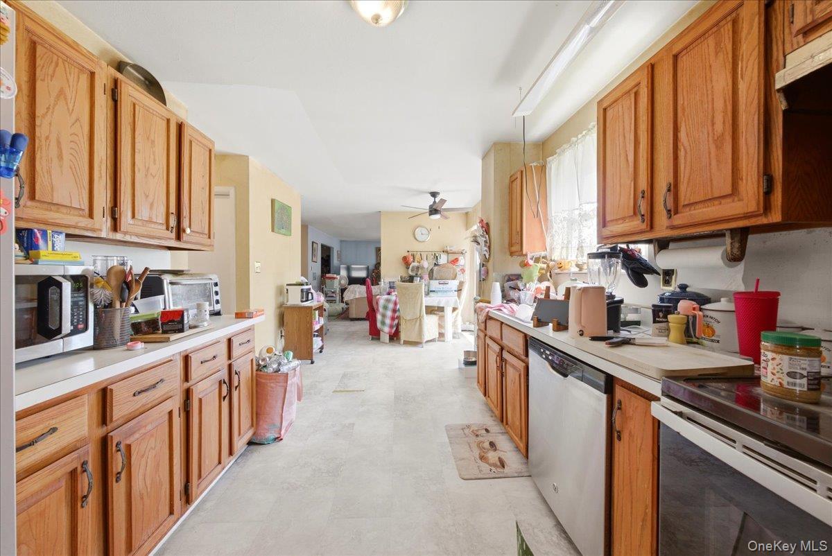 Single Family Apple Blossom Lane Suffolk County, NY 11772, MLS-1019899-11