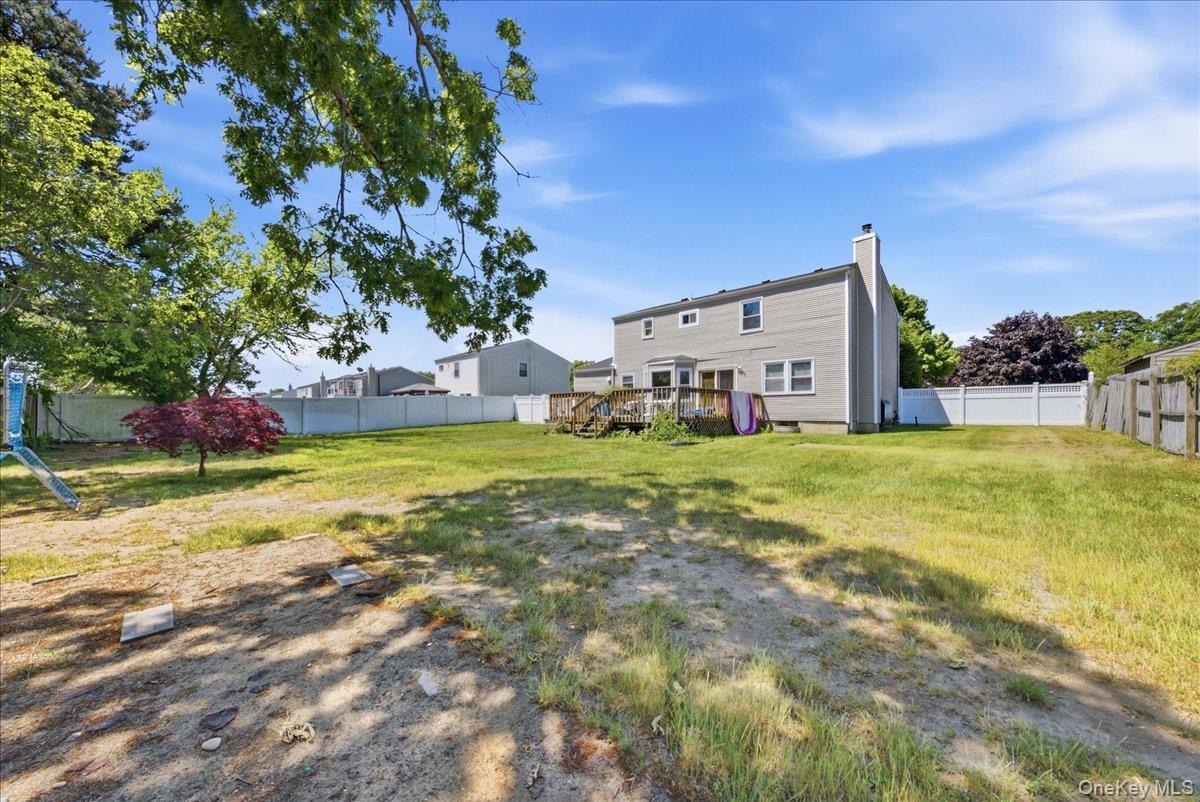 Single Family Apple Blossom Lane Suffolk County, NY 11772, MLS-1019899-21