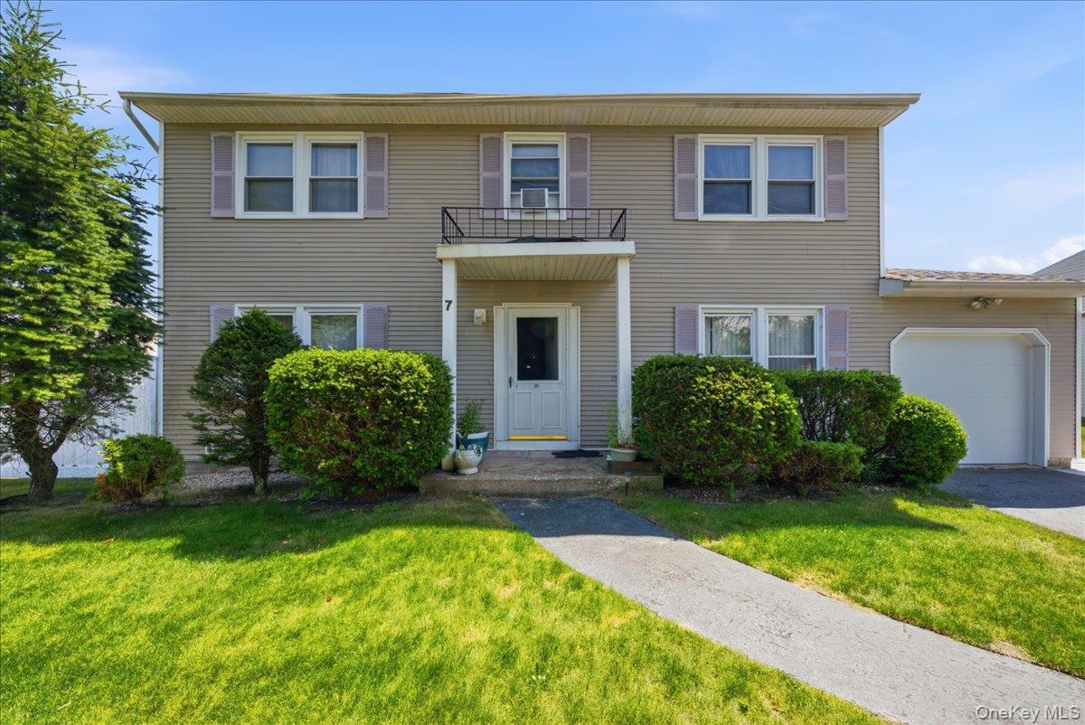 Single Family Apple Blossom Lane Suffolk County, NY 11772, MLS-1019899-24