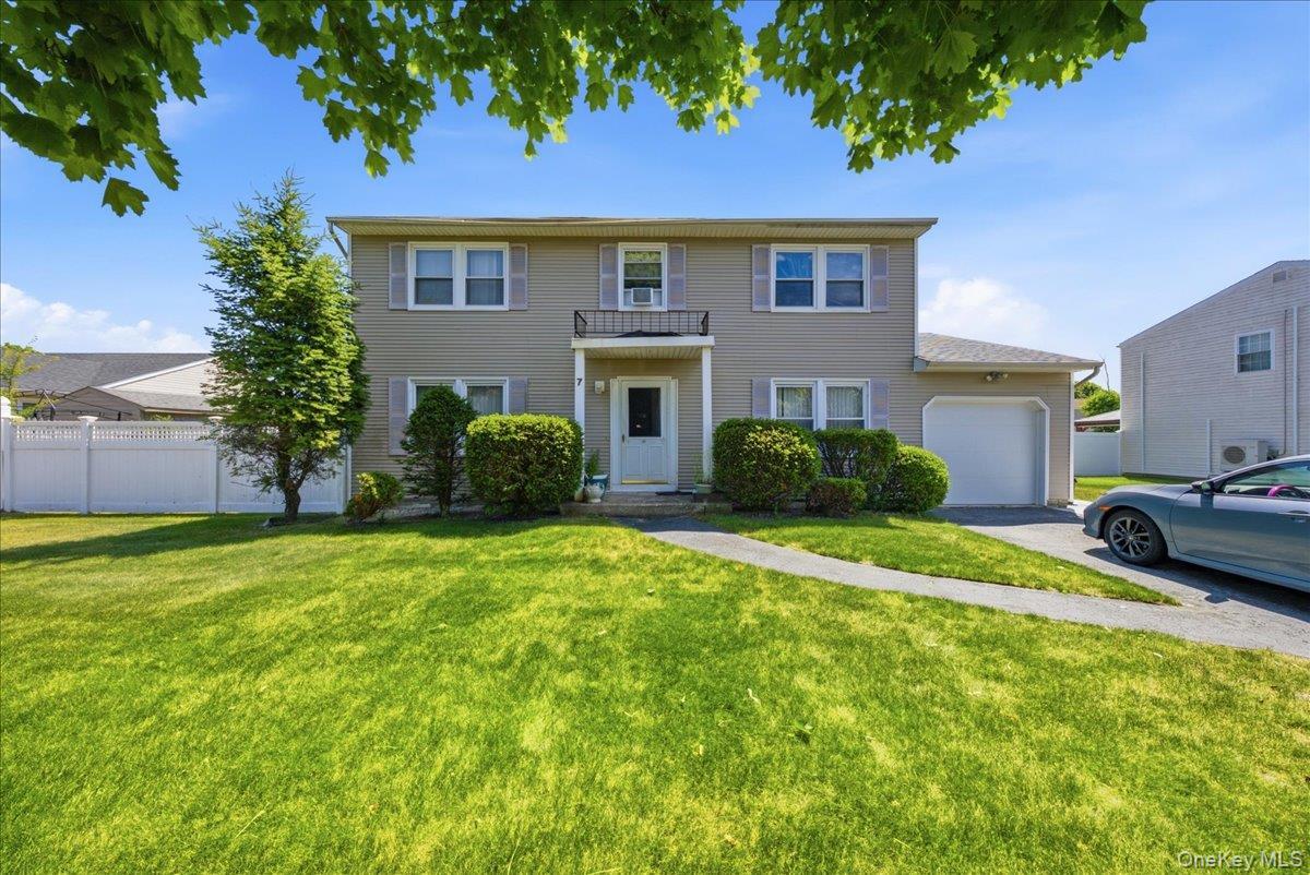 Single Family Apple Blossom Lane  Suffolk County, NY 11772, MLS-1019899-26