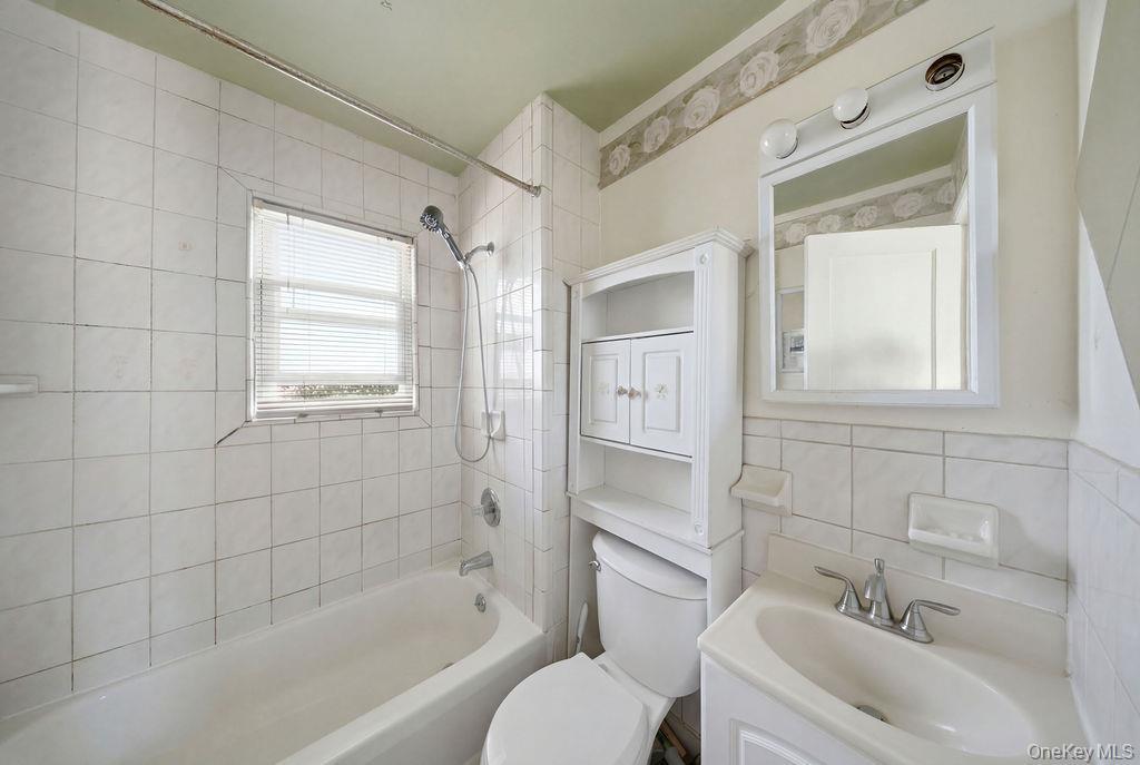 Single Family 171st Street Queens, NY 11434, MLS-1019907-16