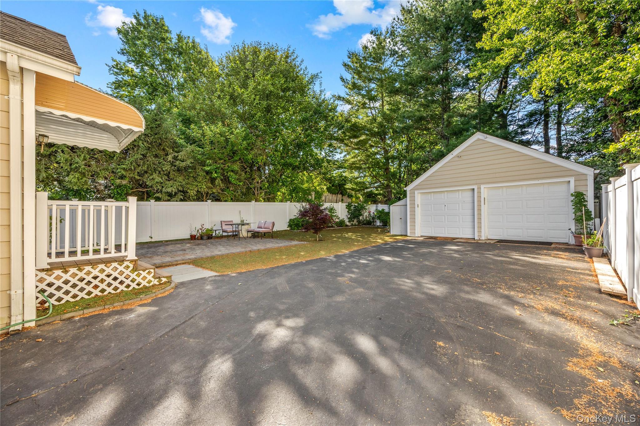 Single Family Pershing Avenue Nassau County, NY 11560, MLS-1019915-32