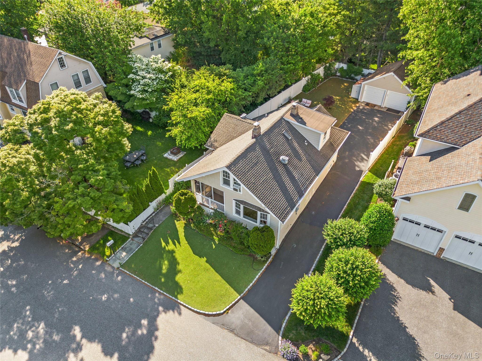 Single Family Pershing Avenue Nassau County, NY 11560, MLS-1019915-35