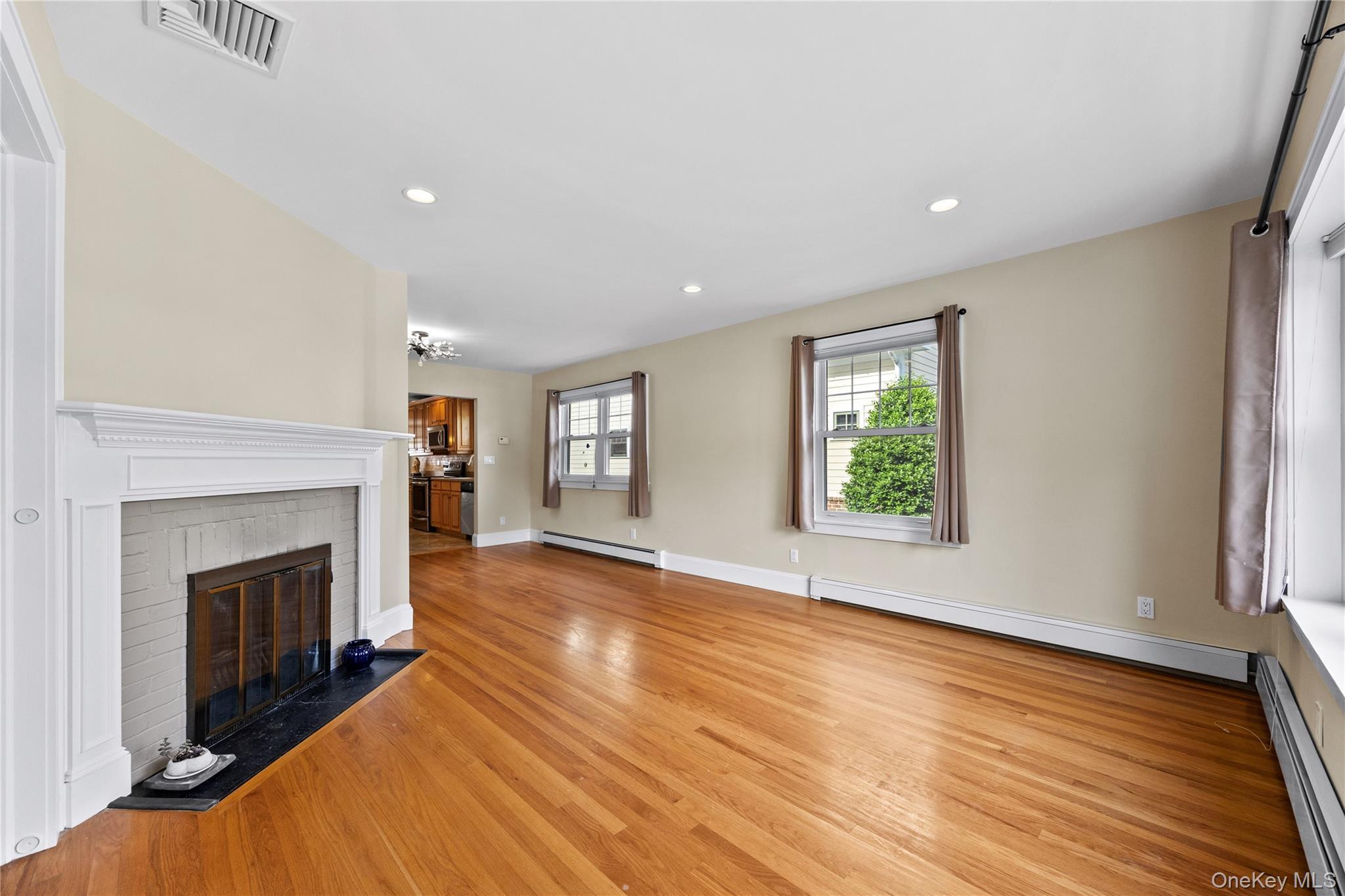 Single Family Pershing Avenue Nassau County, NY 11560, MLS-1019915-5