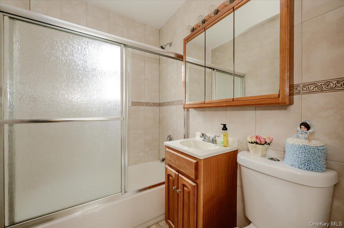 Single Family Lasalle Avenue Bronx, NY 10461, MLS-1019927-11