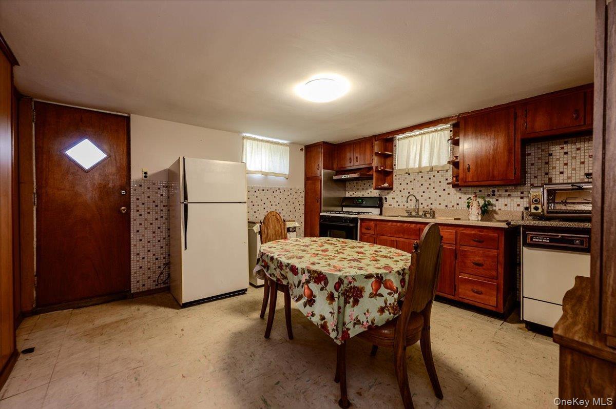 Single Family Lasalle Avenue Bronx, NY 10461, MLS-1019927-25