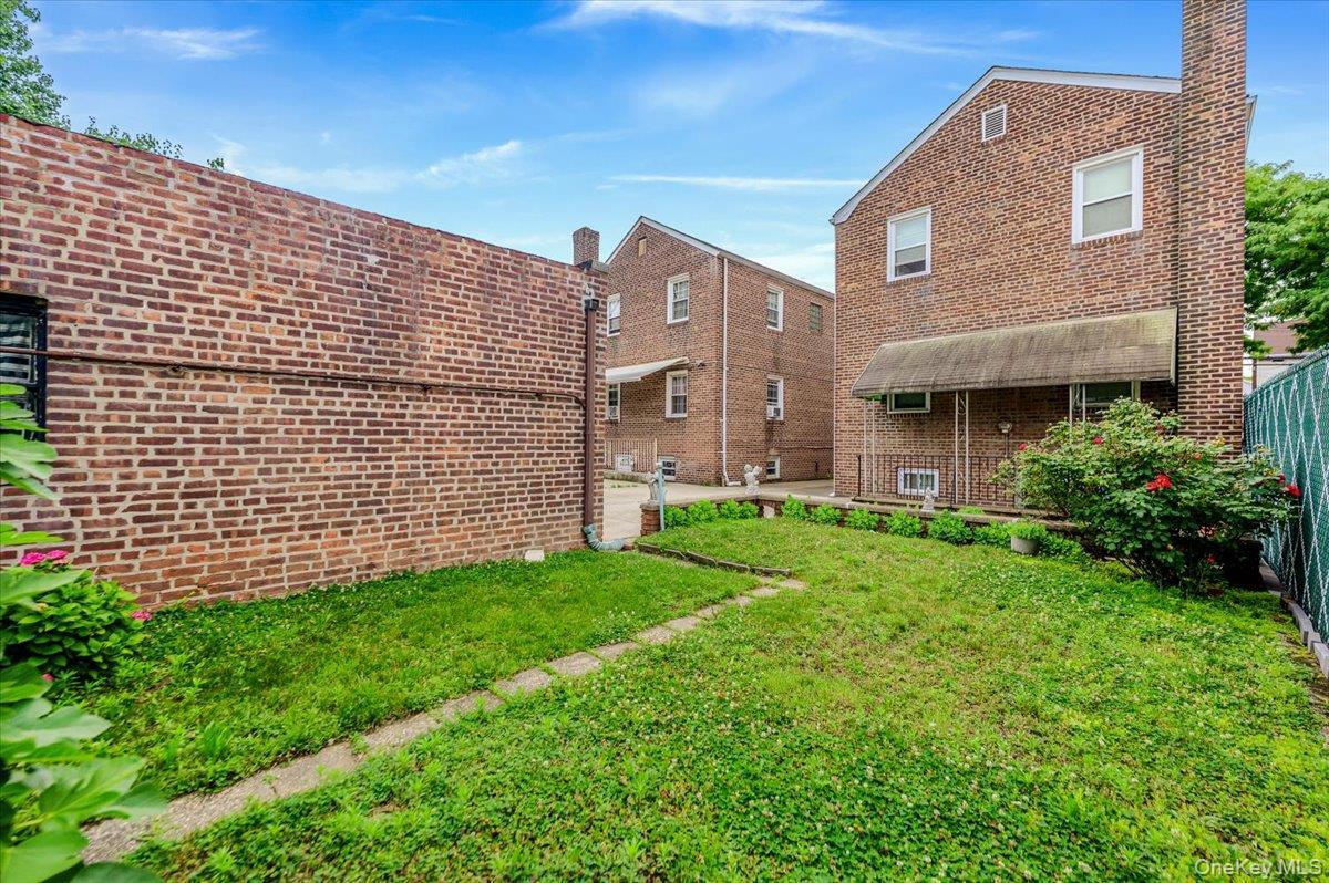 Single Family Lasalle Avenue Bronx, NY 10461, MLS-1019927-36