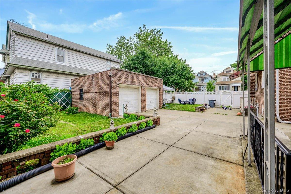 Single Family Lasalle Avenue Bronx, NY 10461, MLS-1019927-37