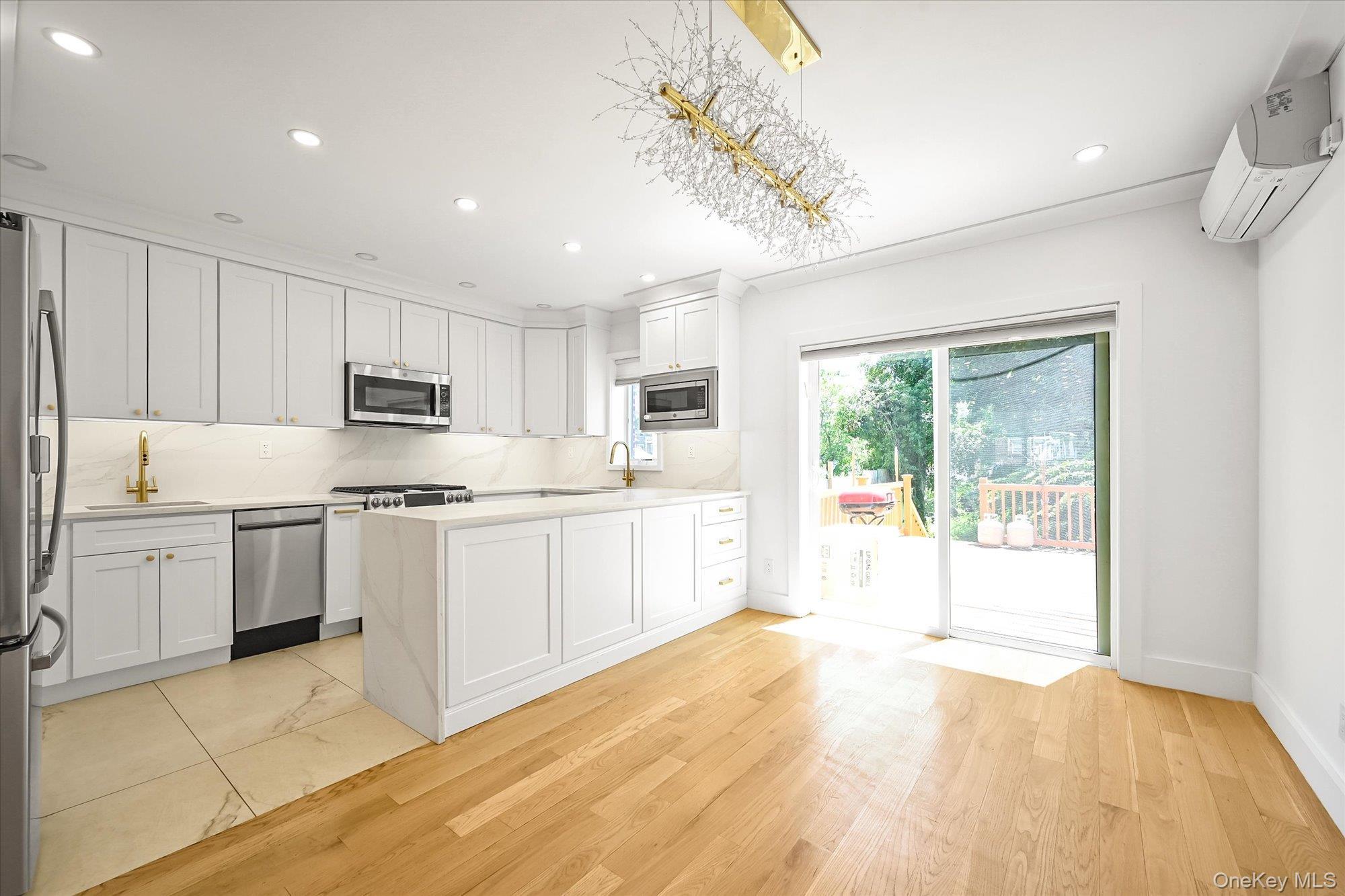 Single Family 76th Avenue Queens, NY 11367, MLS-1019955-3