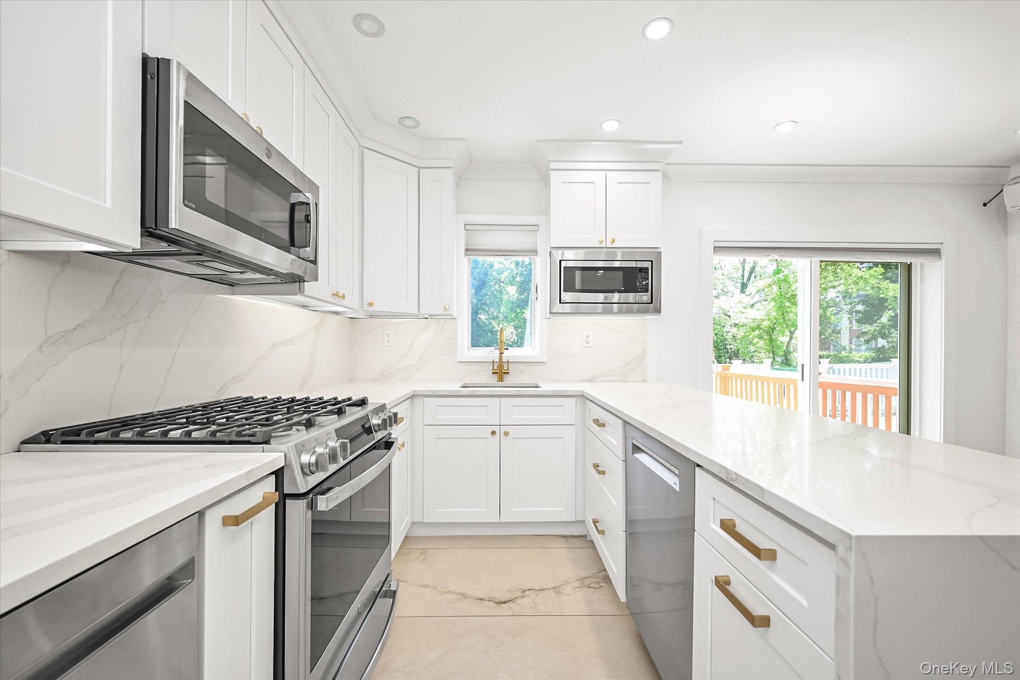 Single Family 76th Avenue Queens, NY 11367, MLS-1019955-4
