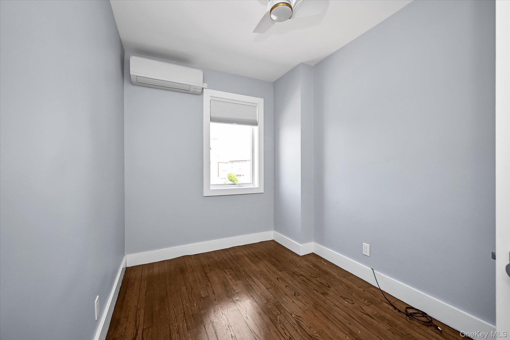 Single Family 76th Avenue Queens, NY 11367, MLS-1019955-9