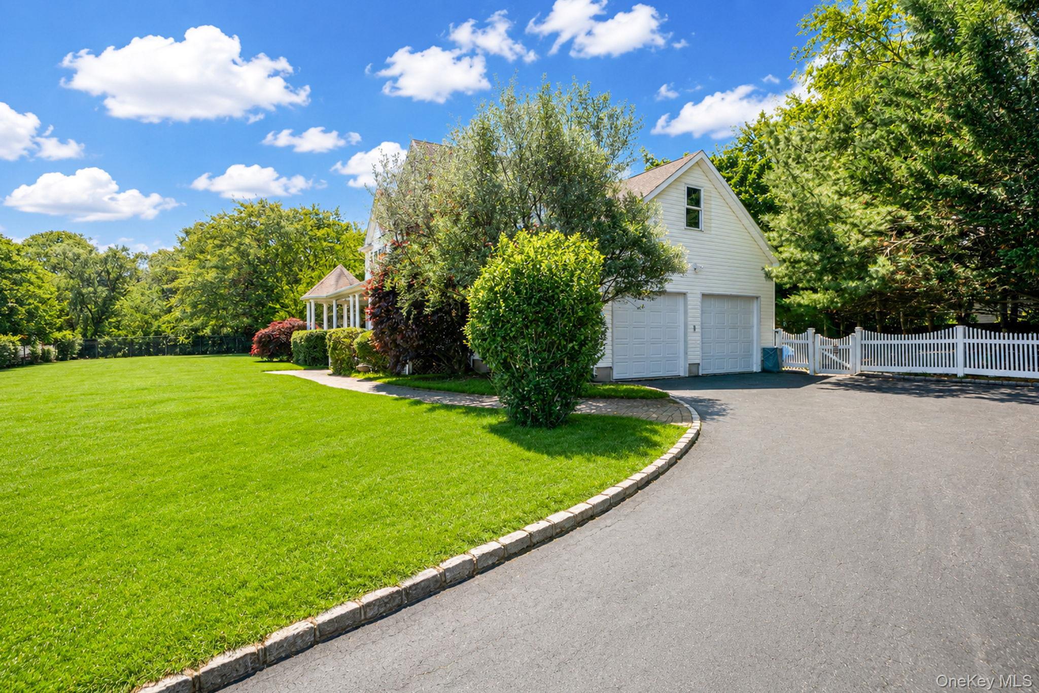 Single Family Pheasant Court Suffolk County, NY 11901, MLS-1019957-16