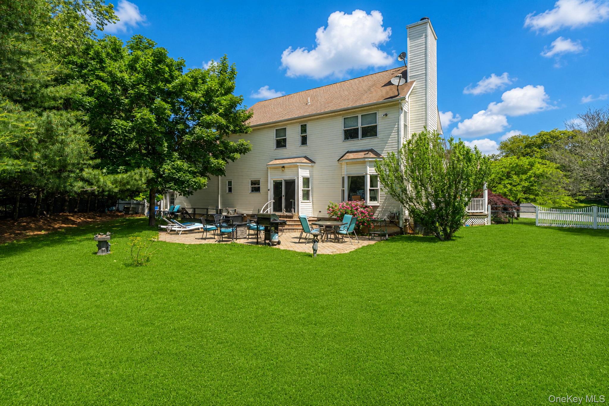 Single Family Pheasant Court Suffolk County, NY 11901, MLS-1019957-17