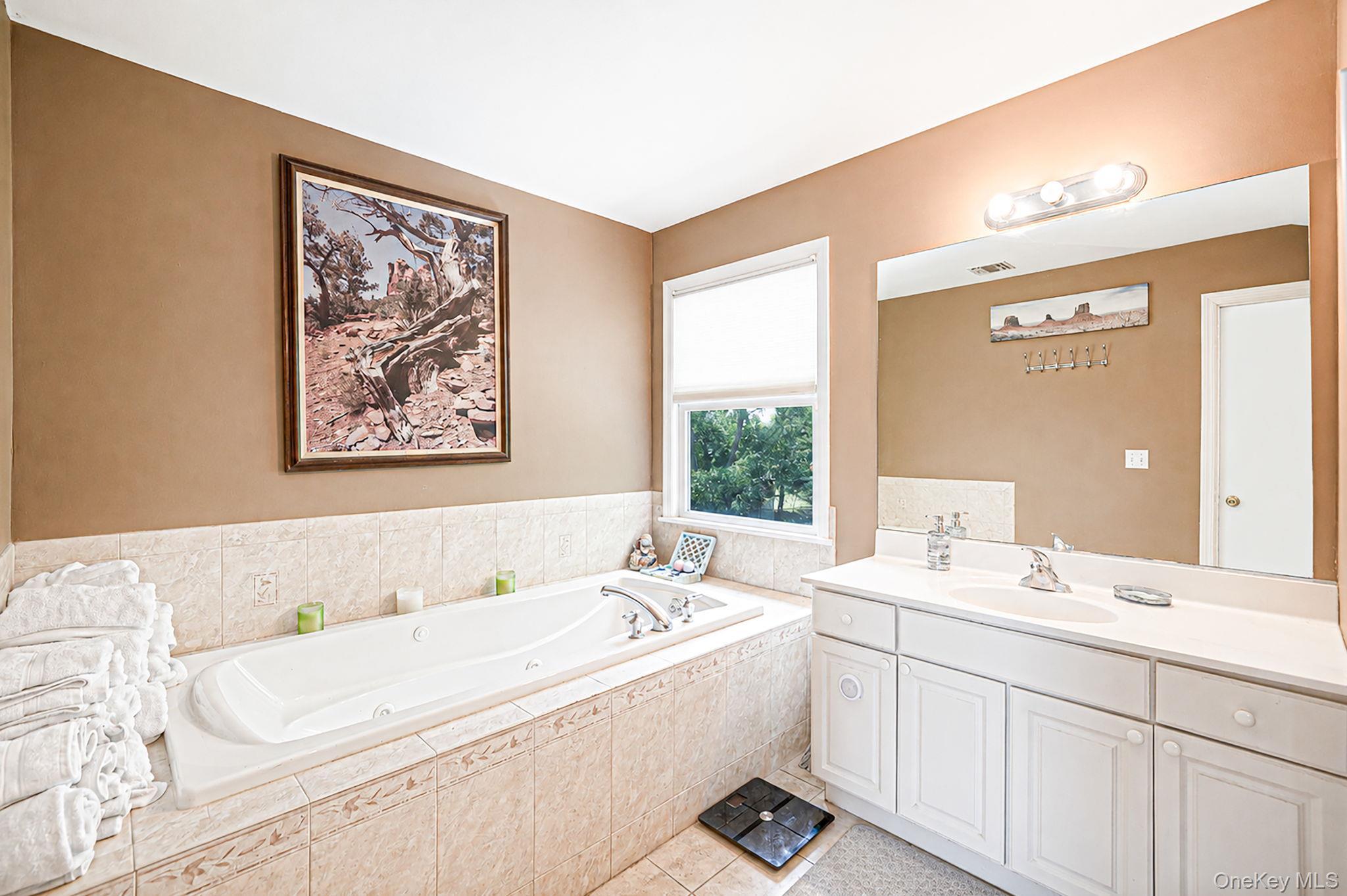 Single Family Pheasant Court Suffolk County, NY 11901, MLS-1019957-29