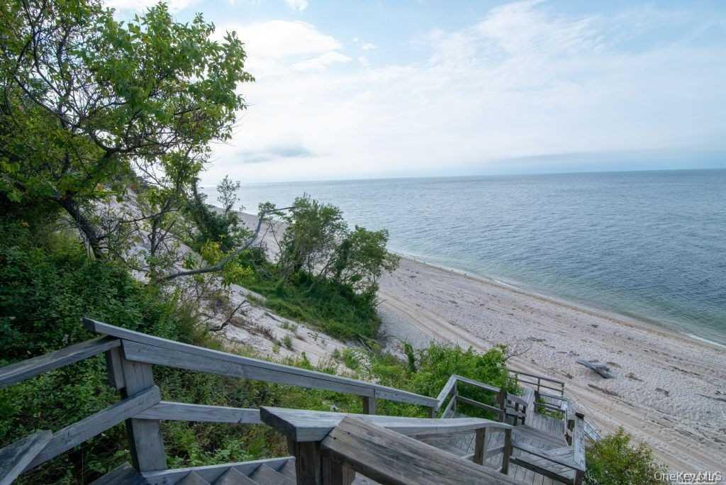 Single Family Pheasant Court Suffolk County, NY 11901, MLS-1019957-3