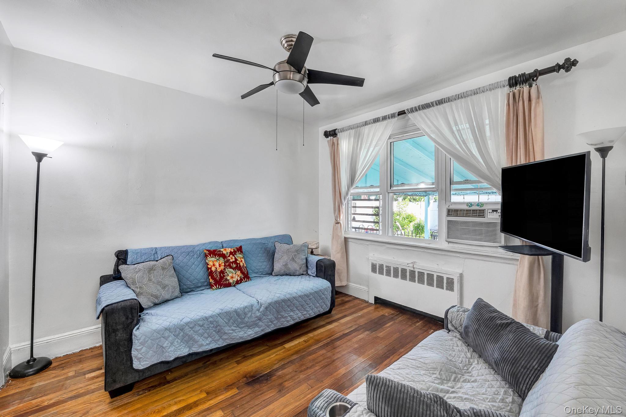Single Family Hering Avenue Bronx, NY 10461, MLS-1019989-16