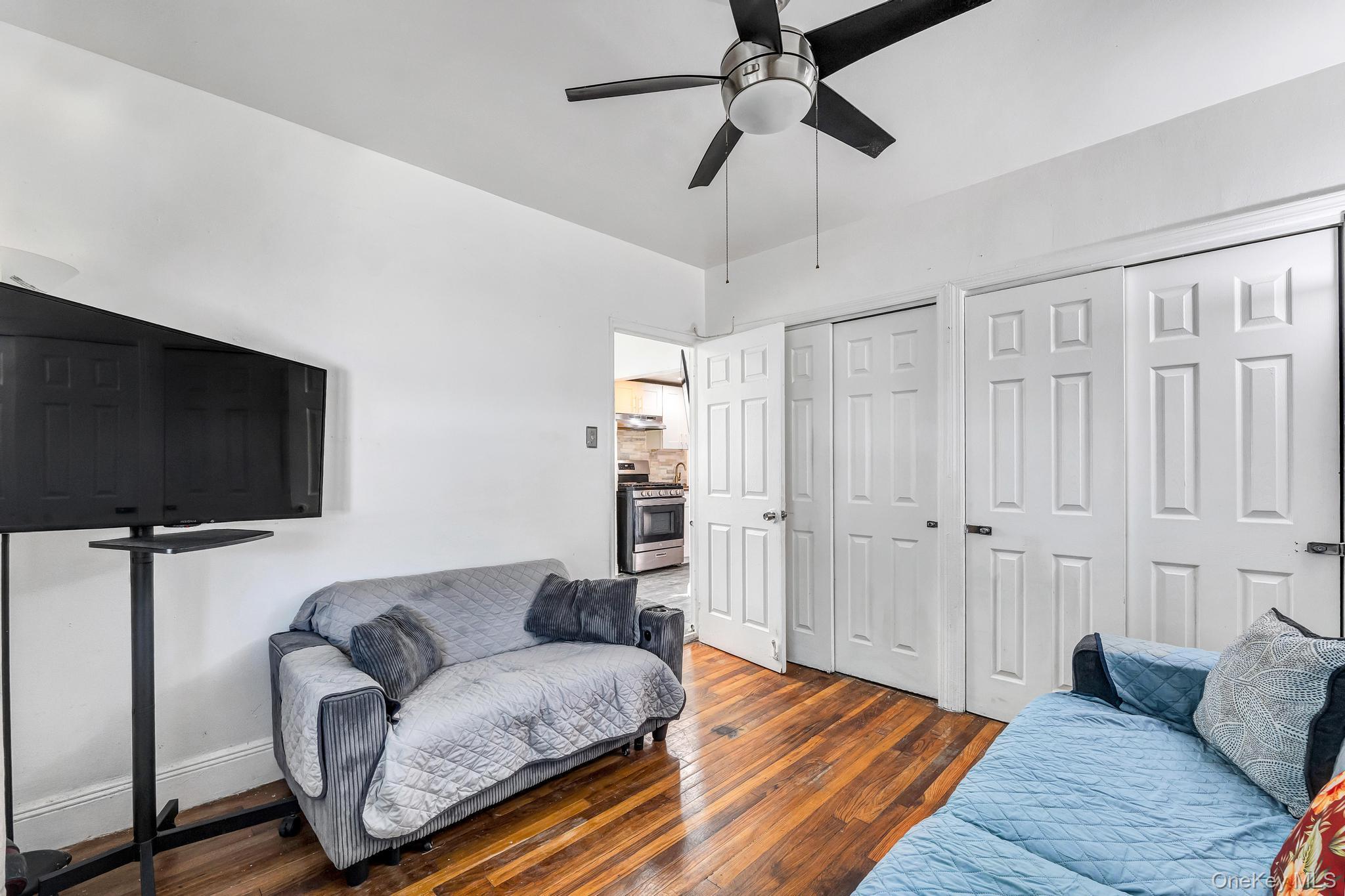 Single Family Hering Avenue Bronx, NY 10461, MLS-1019989-17