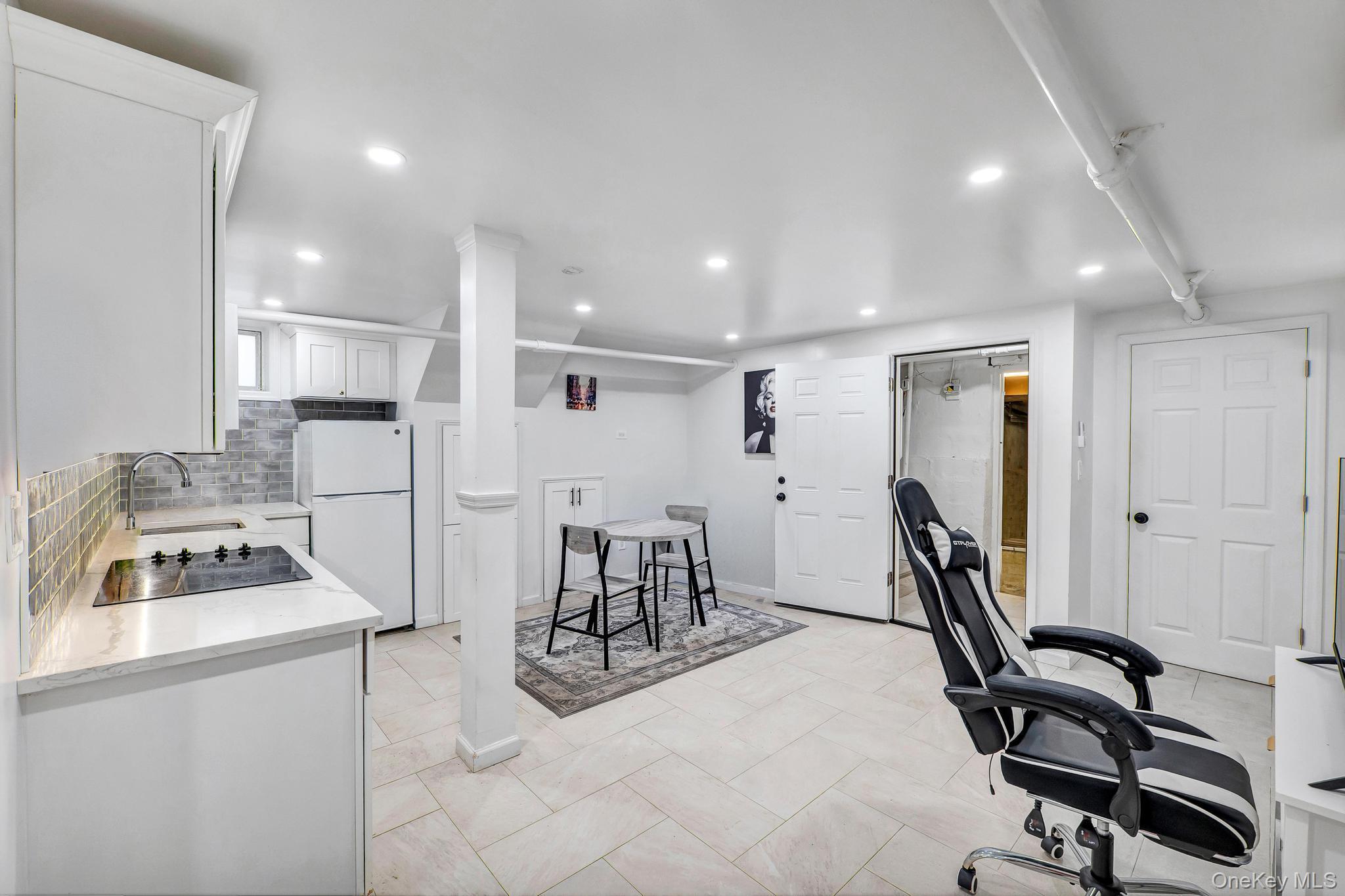 Single Family Hering Avenue Bronx, NY 10461, MLS-1019989-38