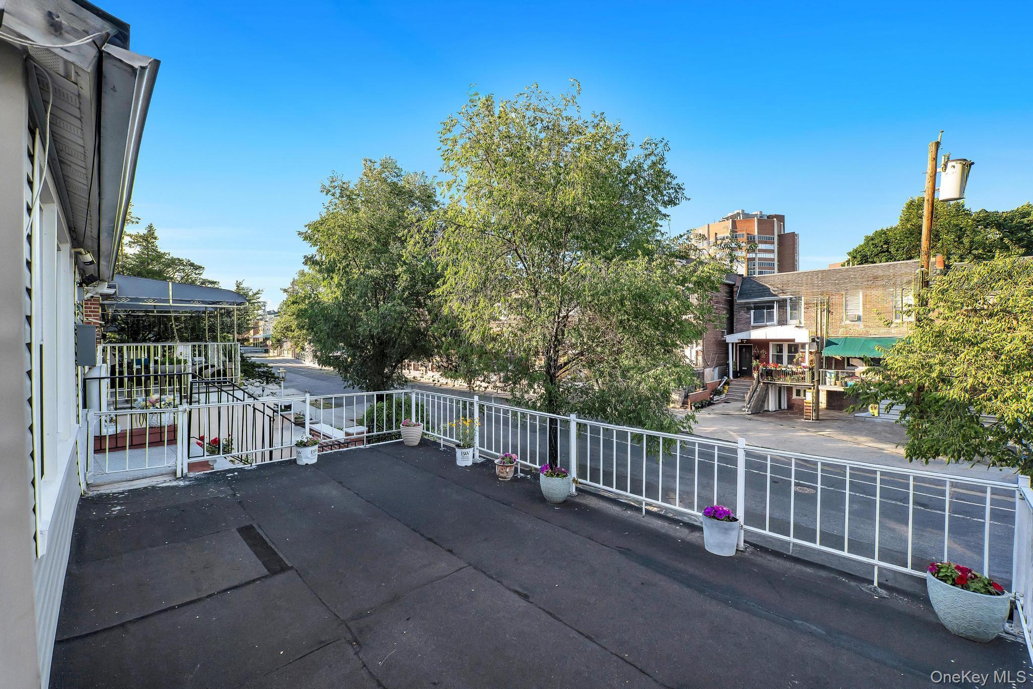 Single Family Hering Avenue Bronx, NY 10461, MLS-1019989-4