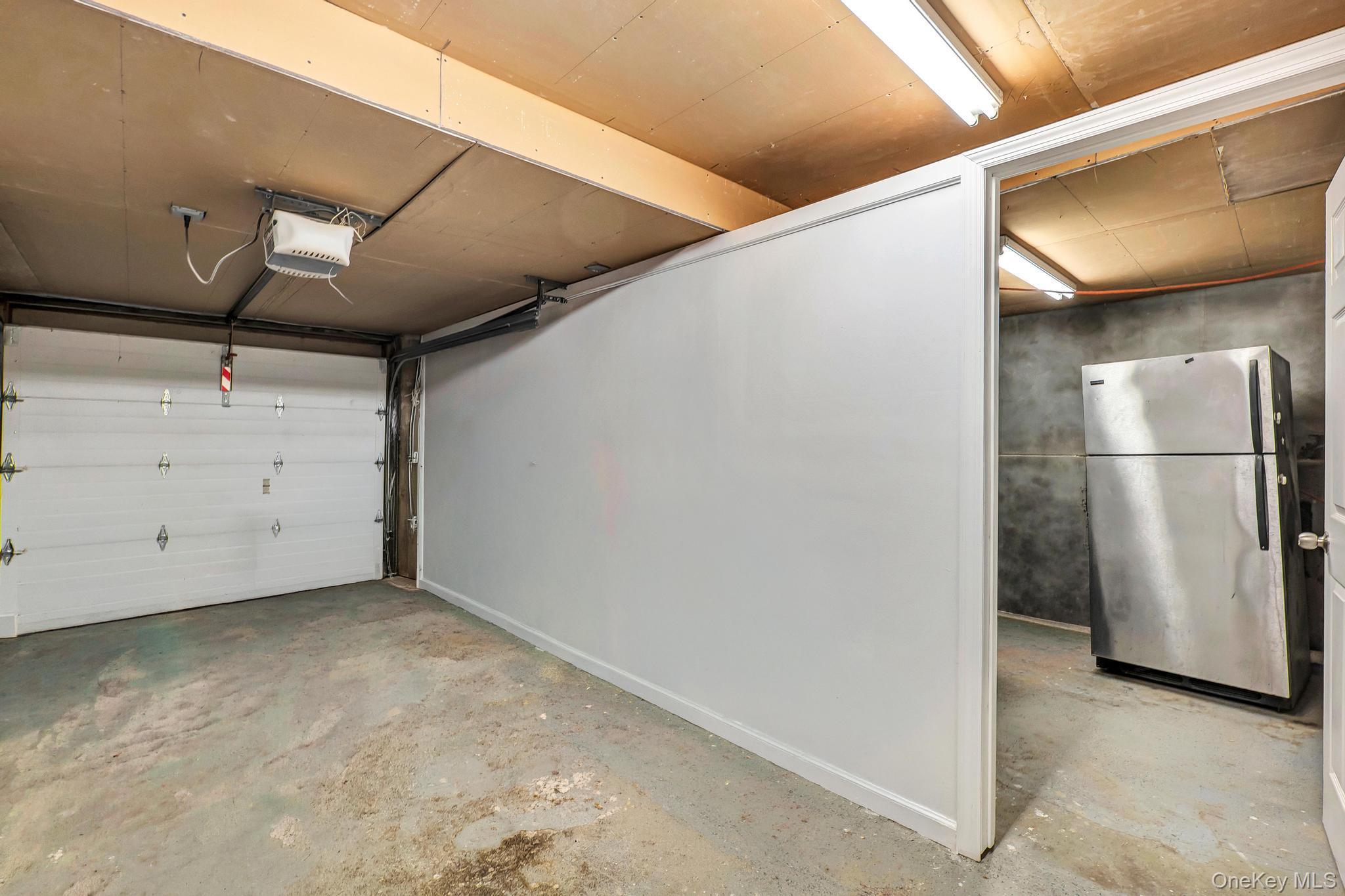 Single Family Hering Avenue Bronx, NY 10461, MLS-1019989-44