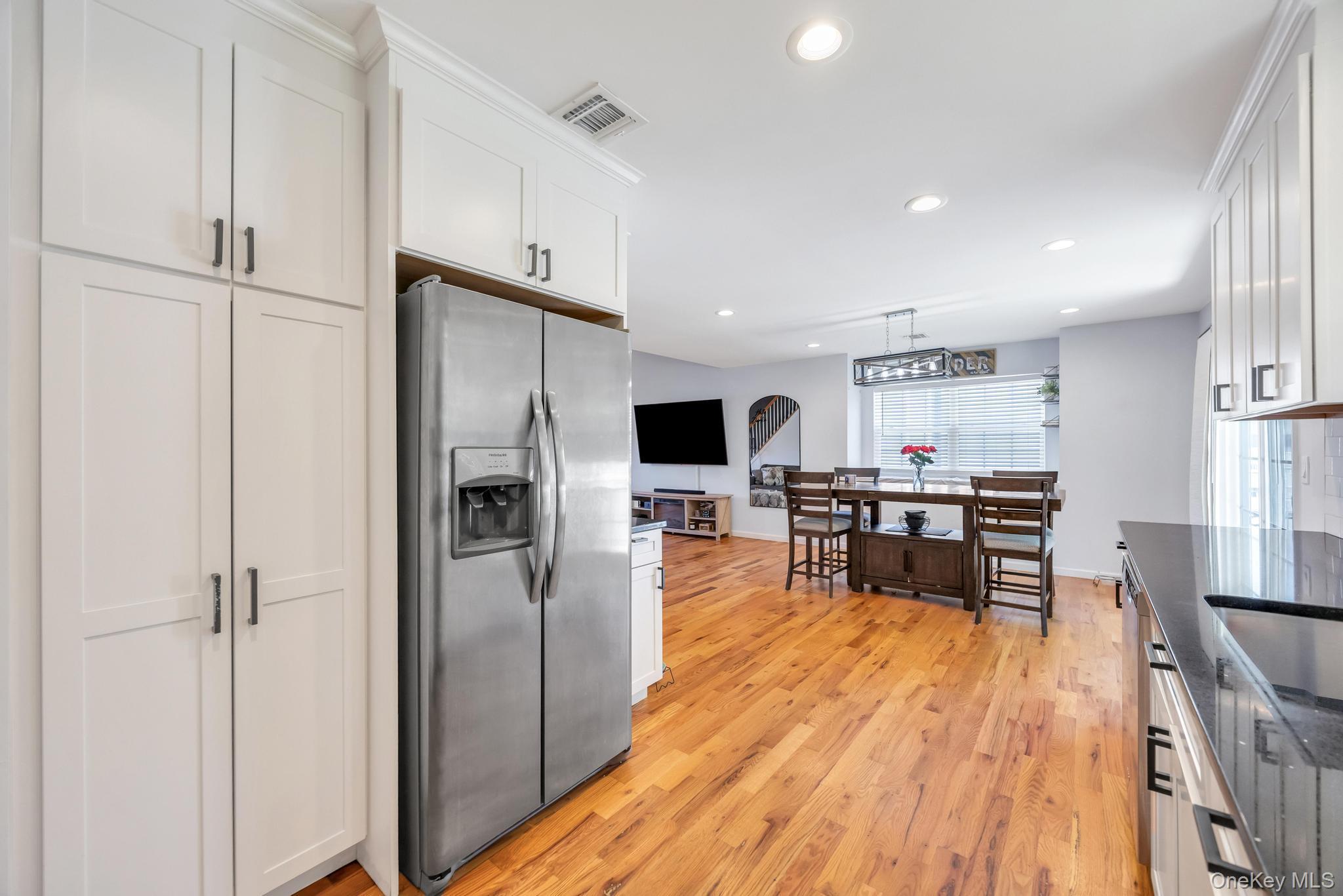 Single Family The Green Suffolk County, NY 11967, MLS-1019996-15