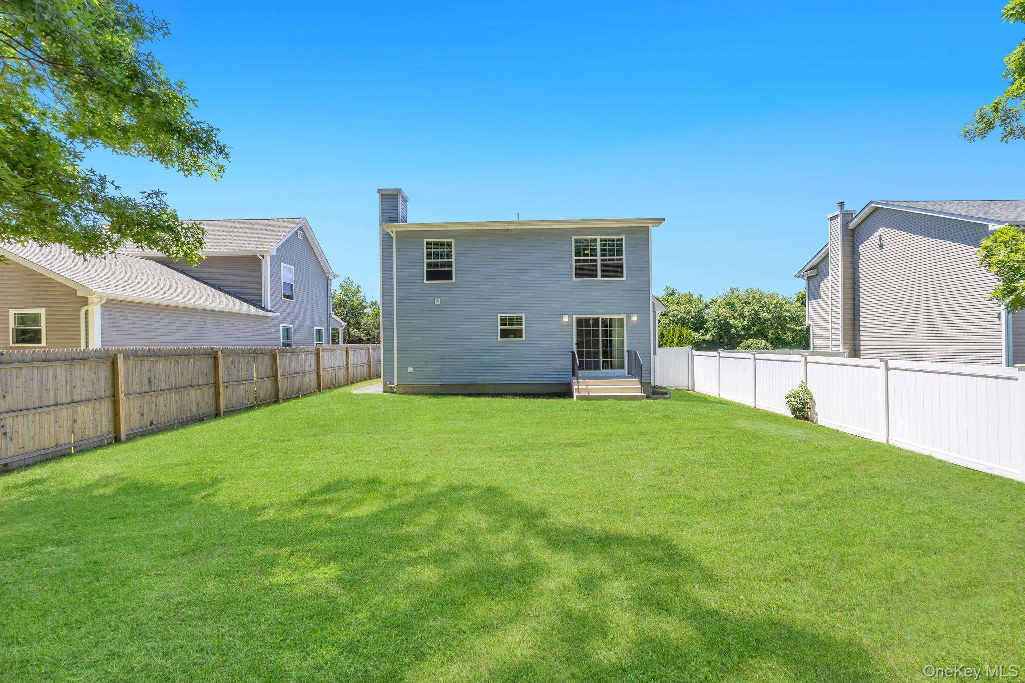 Single Family The Green Suffolk County, NY 11967, MLS-1019996-2