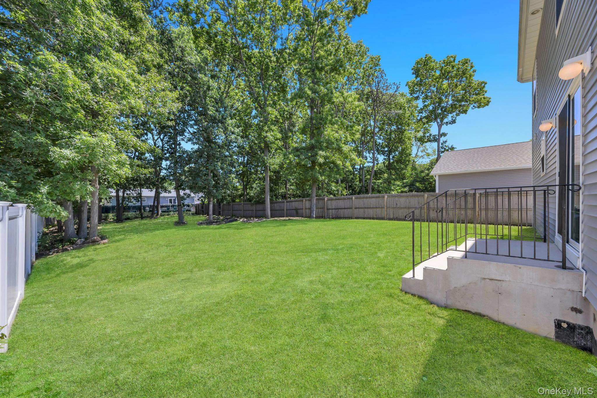 Single Family The Green Suffolk County, NY 11967, MLS-1019996-5