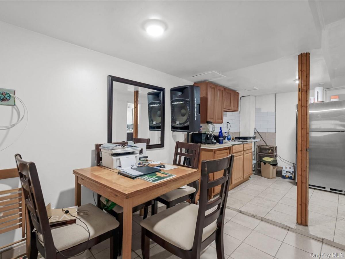 Single Family Lincoln Avenue Brooklyn, NY 11208, MLS-1020021-18