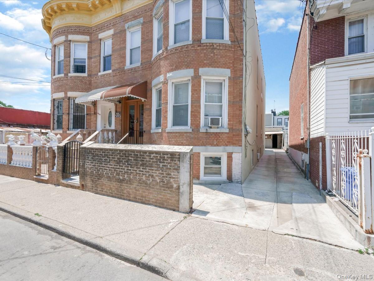 Single Family Lincoln Avenue Brooklyn, NY 11208, MLS-1020021-3