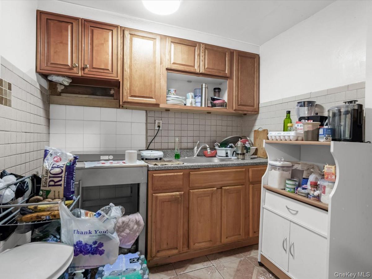 Single Family Lincoln Avenue Brooklyn, NY 11208, MLS-1020021-8