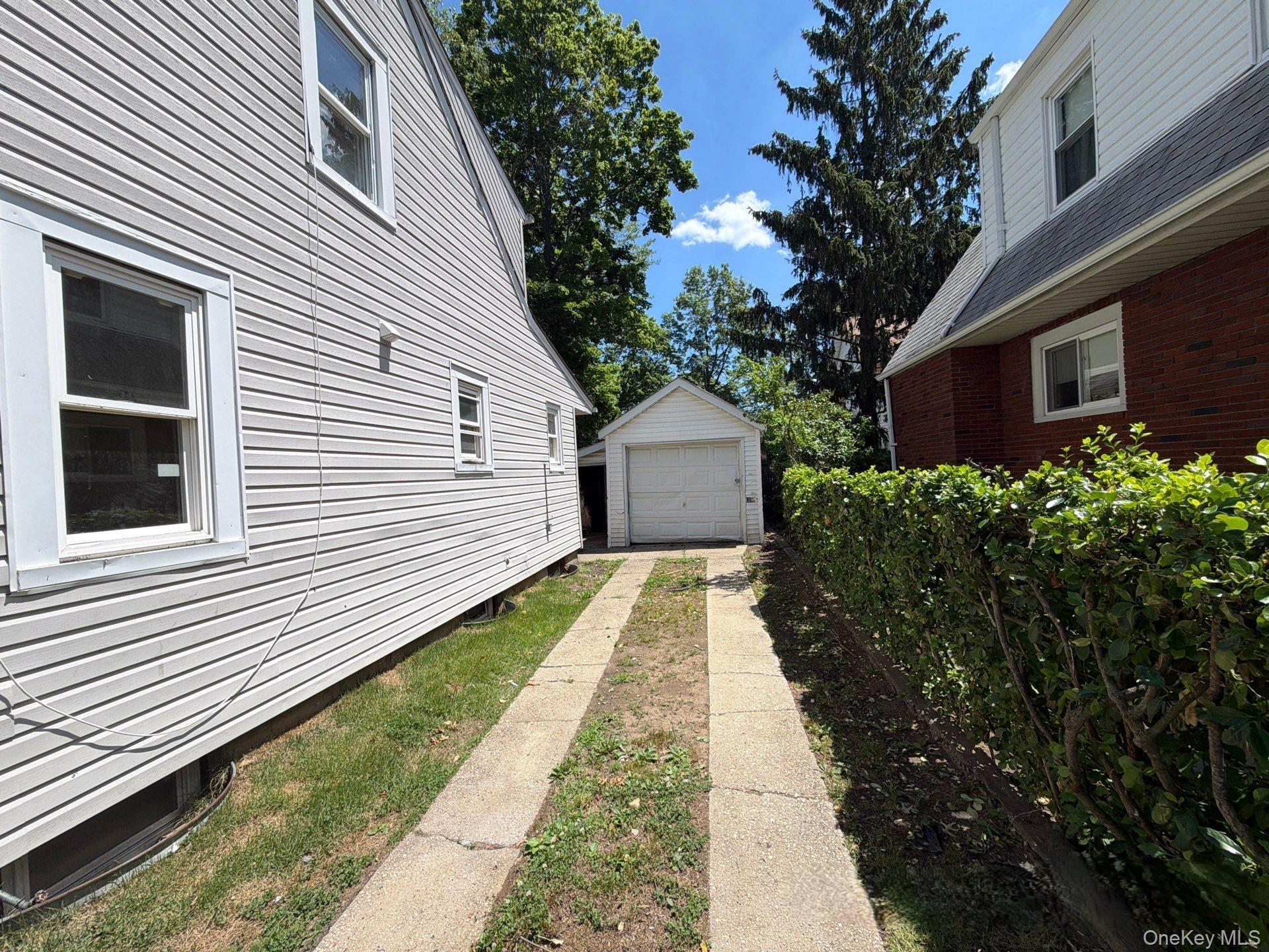 Single Family Pierson Avenue Nassau County, NY 11550, MLS-1020072-16