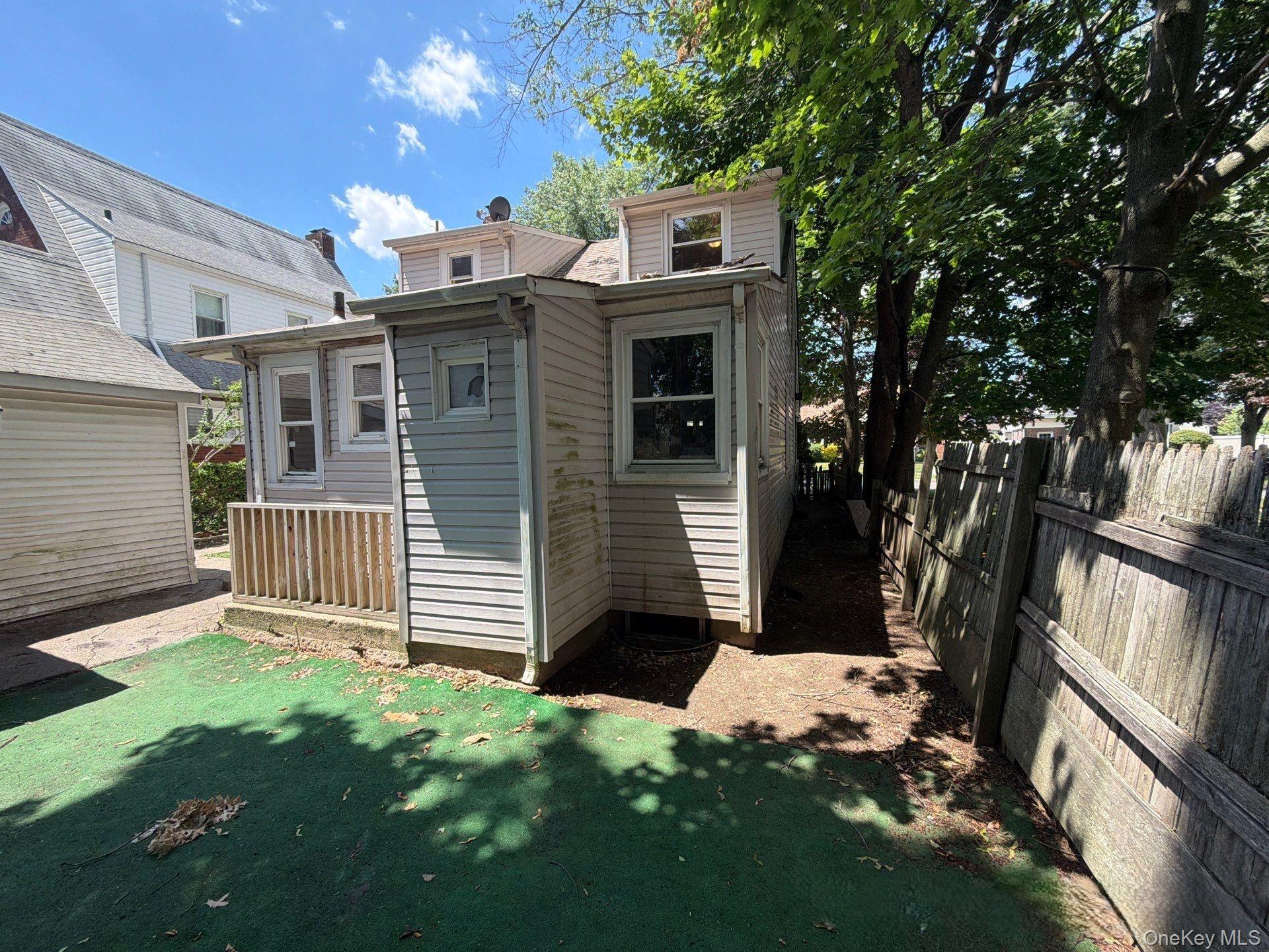 Single Family Pierson Avenue Nassau County, NY 11550, MLS-1020072-17