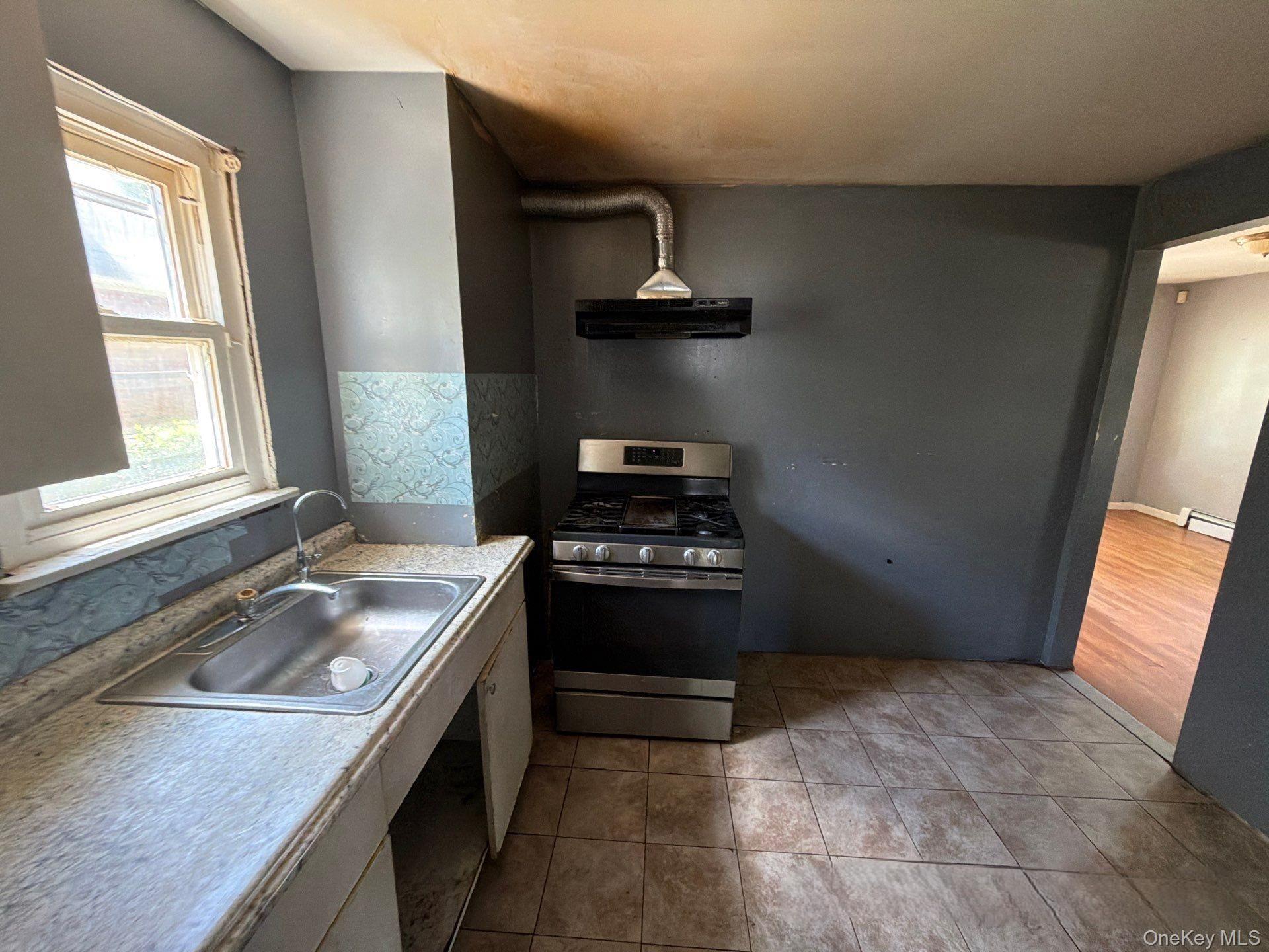 Single Family Pierson Avenue Nassau County, NY 11550, MLS-1020072-4