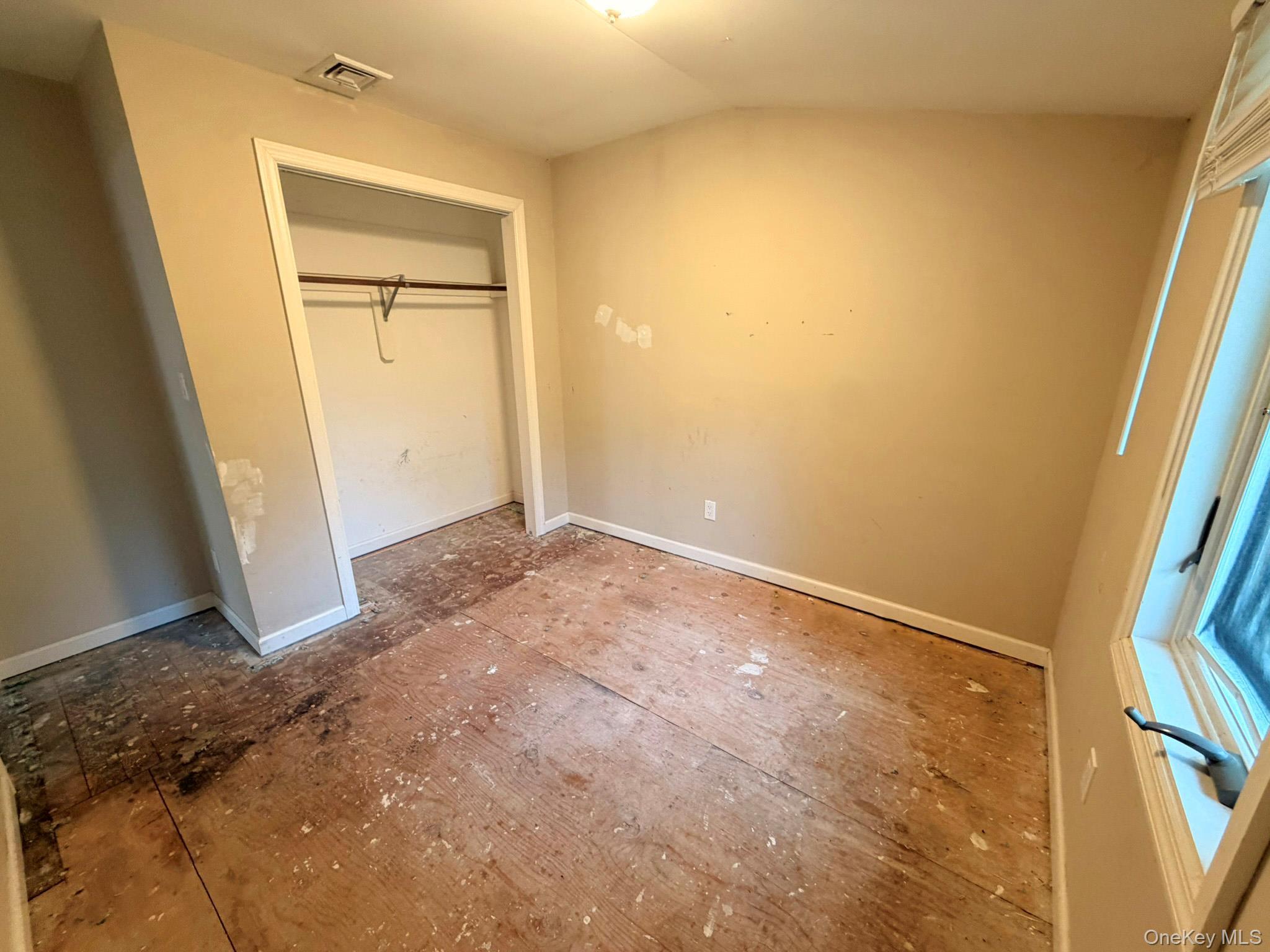 Single Family Lynbrook Drive  Suffolk County, NY 11789, MLS-1020086-12