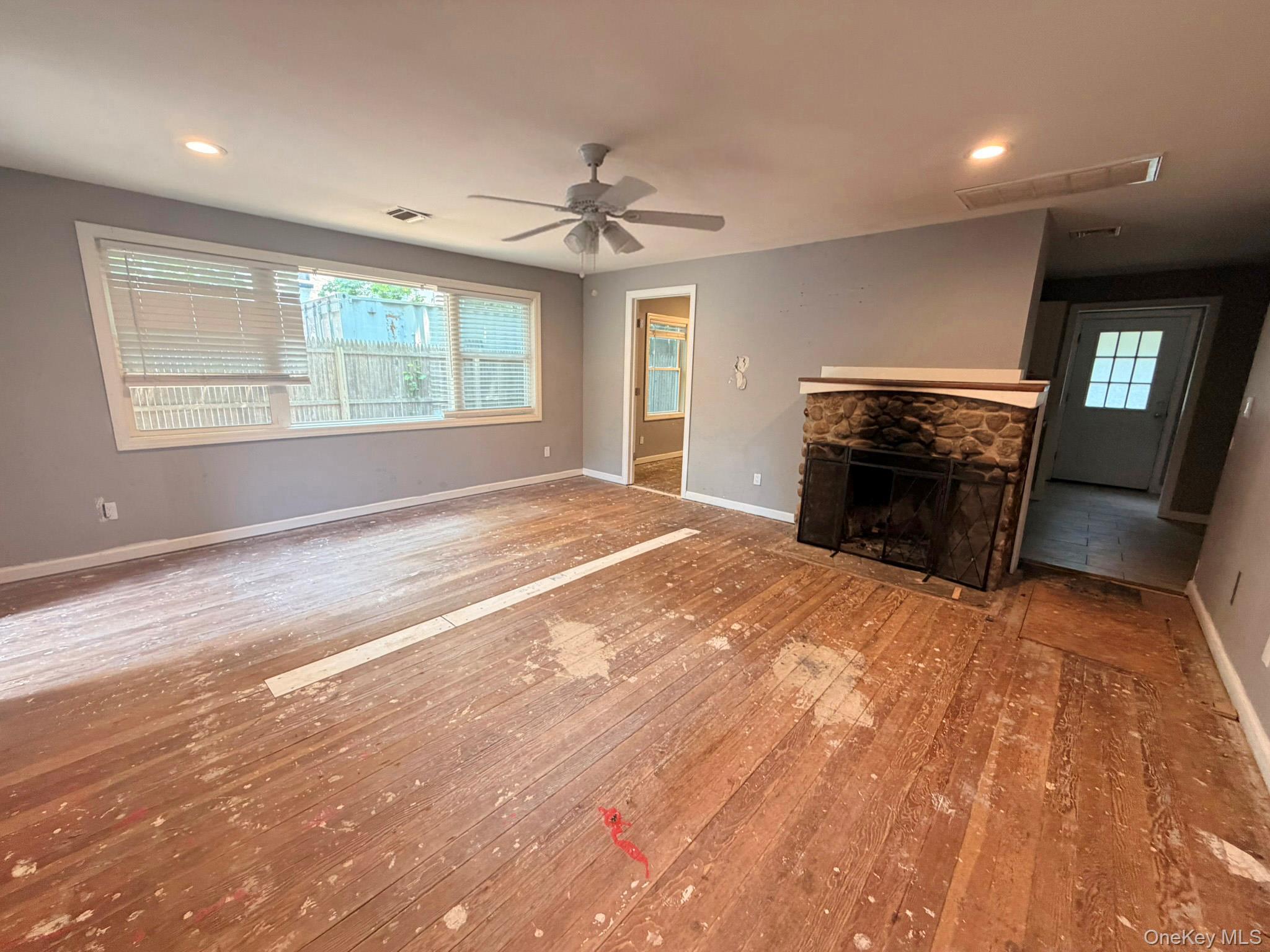 Single Family Lynbrook Drive  Suffolk County, NY 11789, MLS-1020086-4