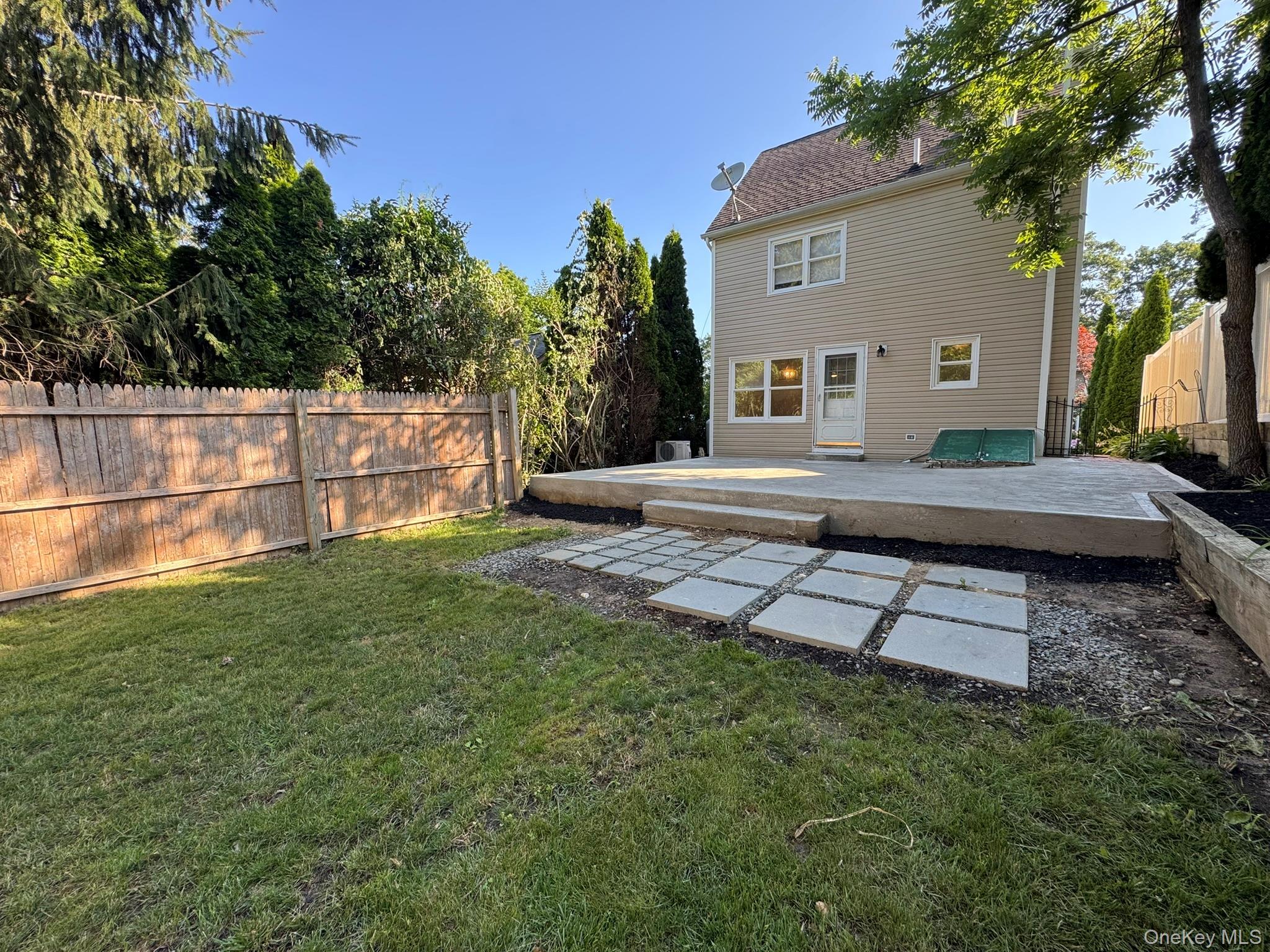 Single Family Magnolia Drive  Suffolk County, NY 11778, MLS-1020104-13