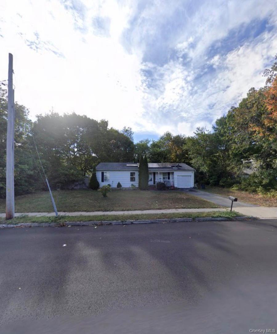 Single Family Leaf Avenue  Suffolk County, NY 11722, MLS-1020124-3