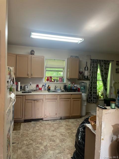 Single Family Leaf Avenue  Suffolk County, NY 11722, MLS-1020124-5