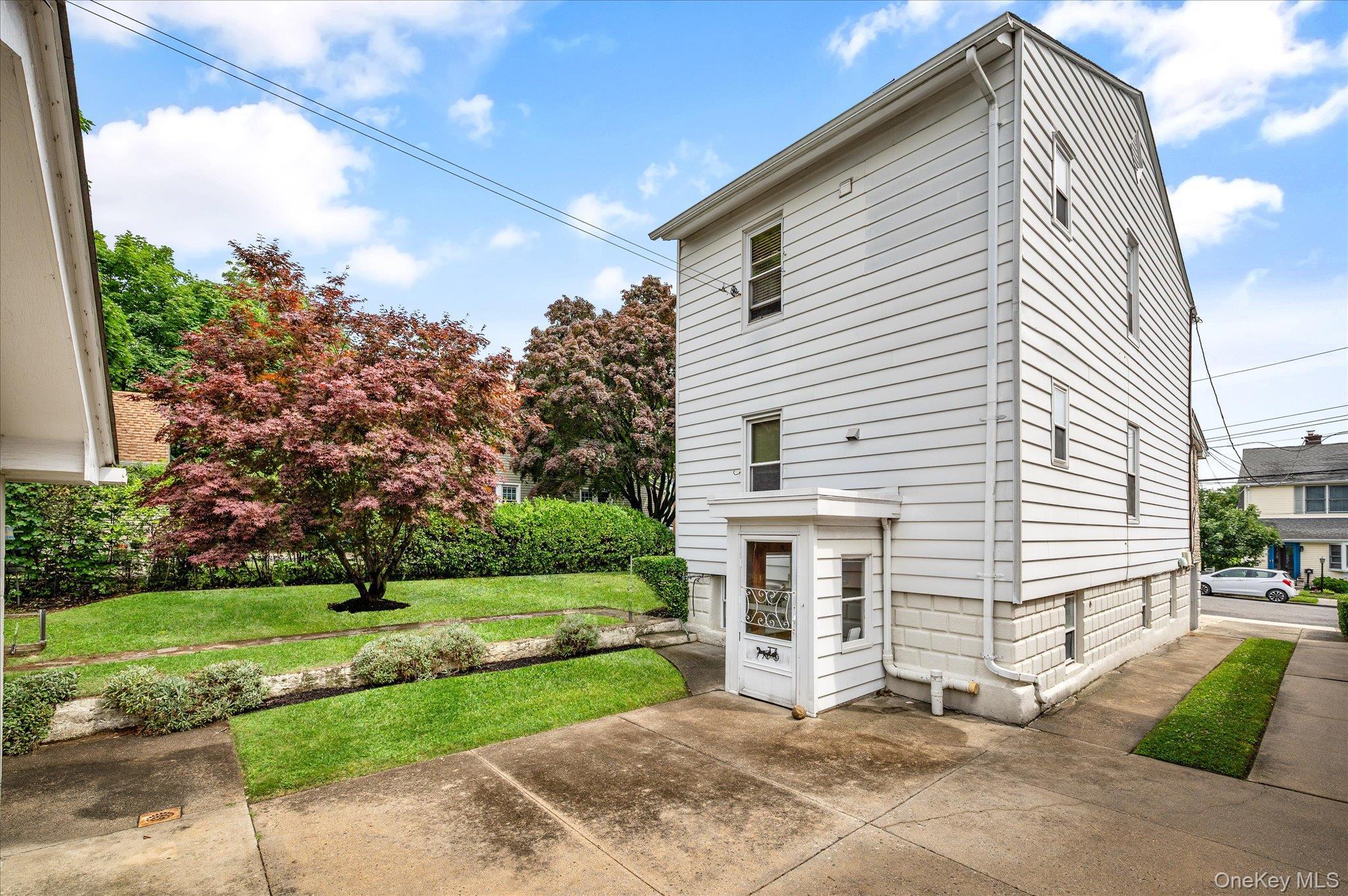 Single Family Hayward Street  Westchester County, NY 10704, MLS-1020136-21