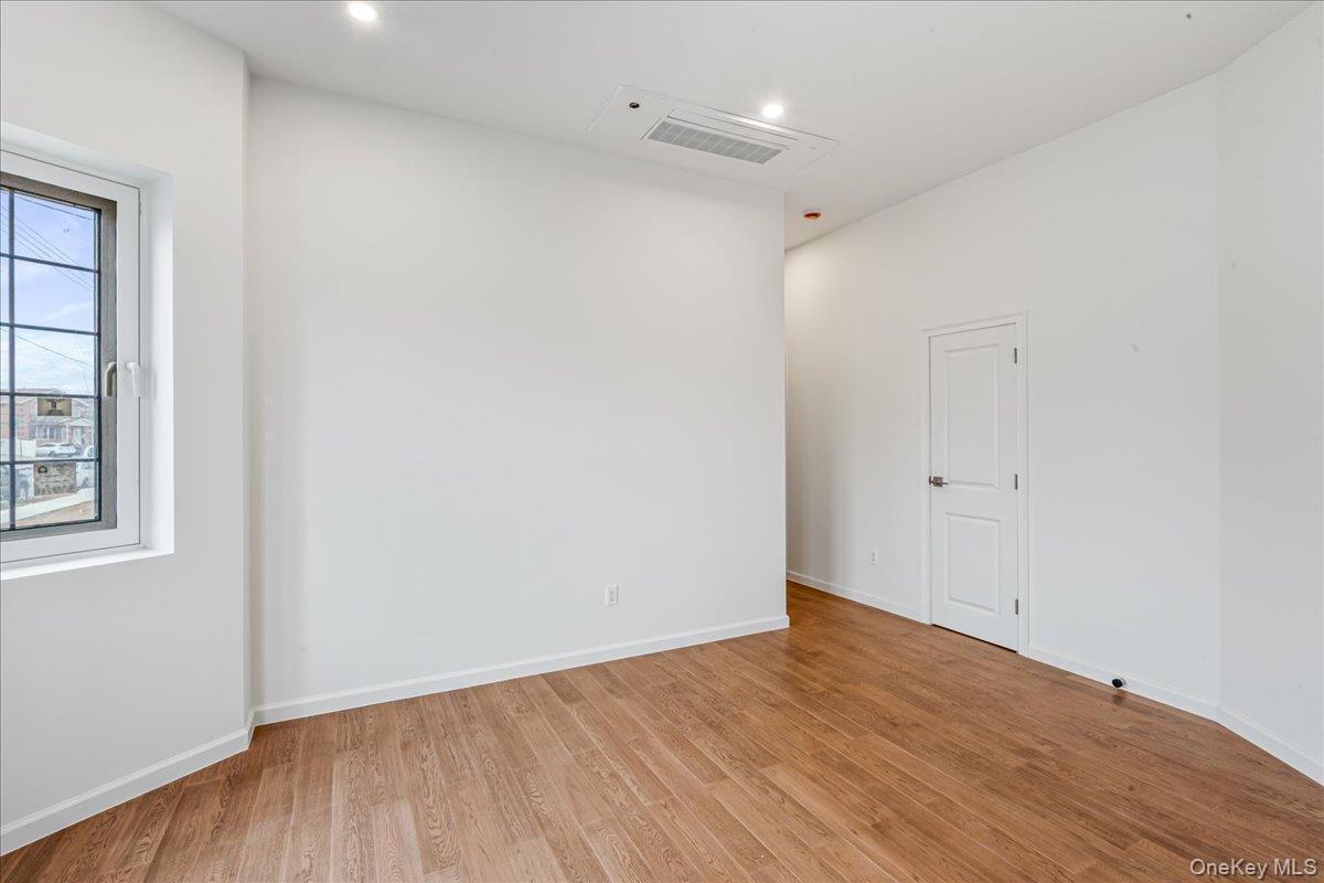 Single Family Hawtree Street Queens, NY 11417, MLS-1020223-12