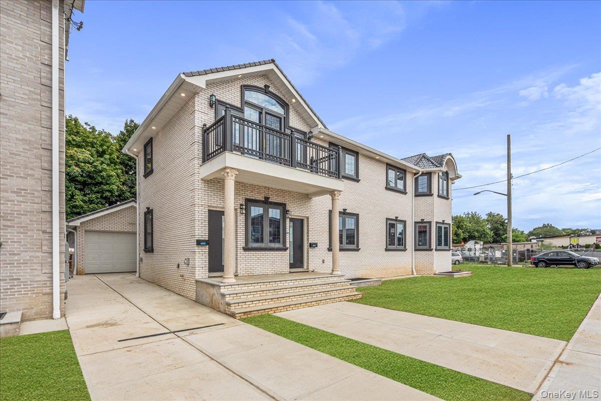Single Family Hawtree Street Queens, NY 11417, MLS-1020223-2